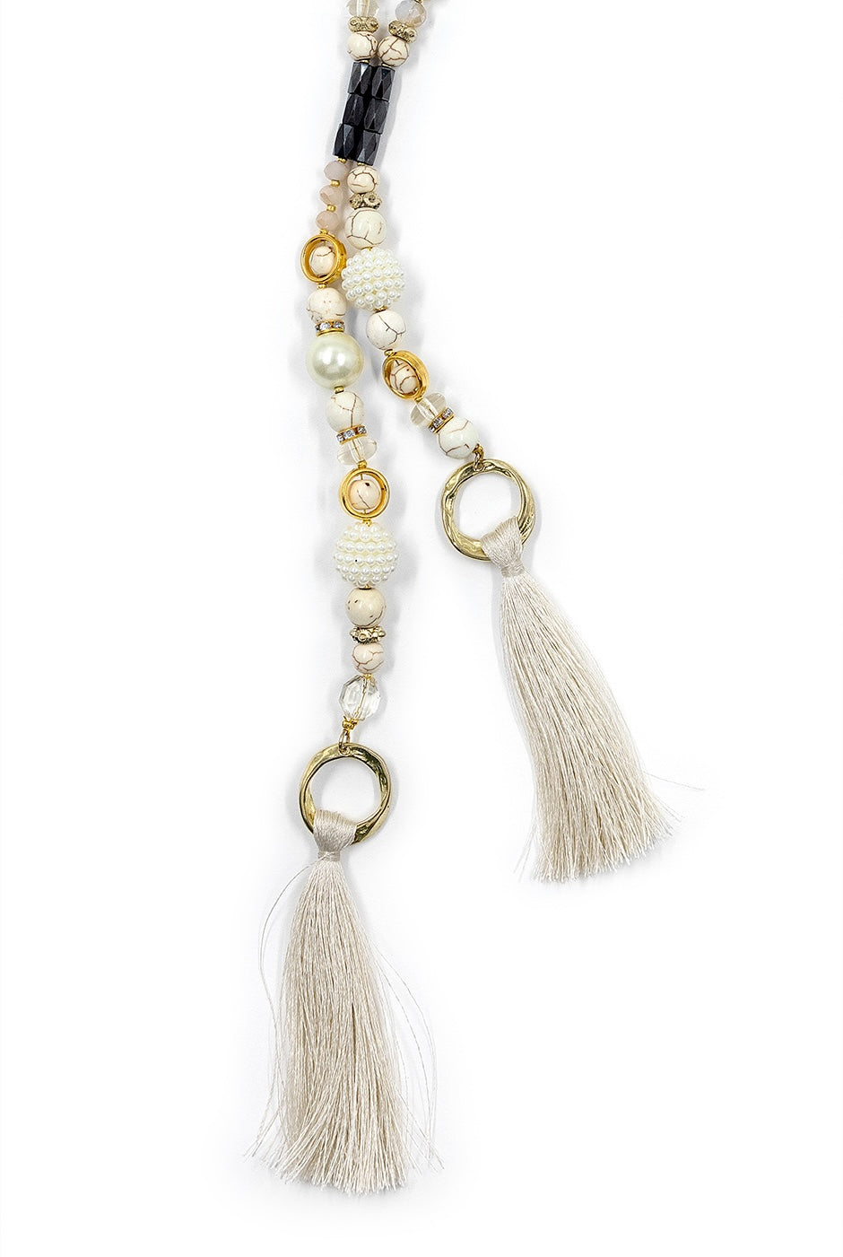 Collar Borlas Hilos