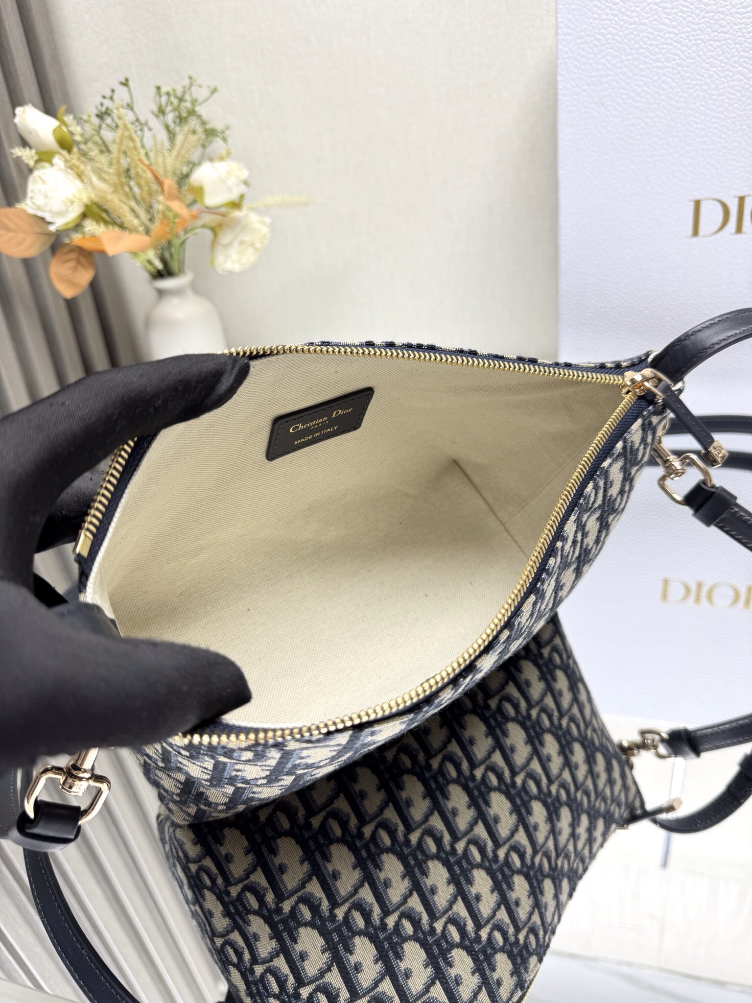Dior Natural Color Series Old Flower Embroidered Handbag 5554