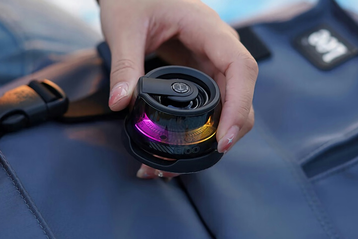 Magnetic Portable Bluetooth Speaker