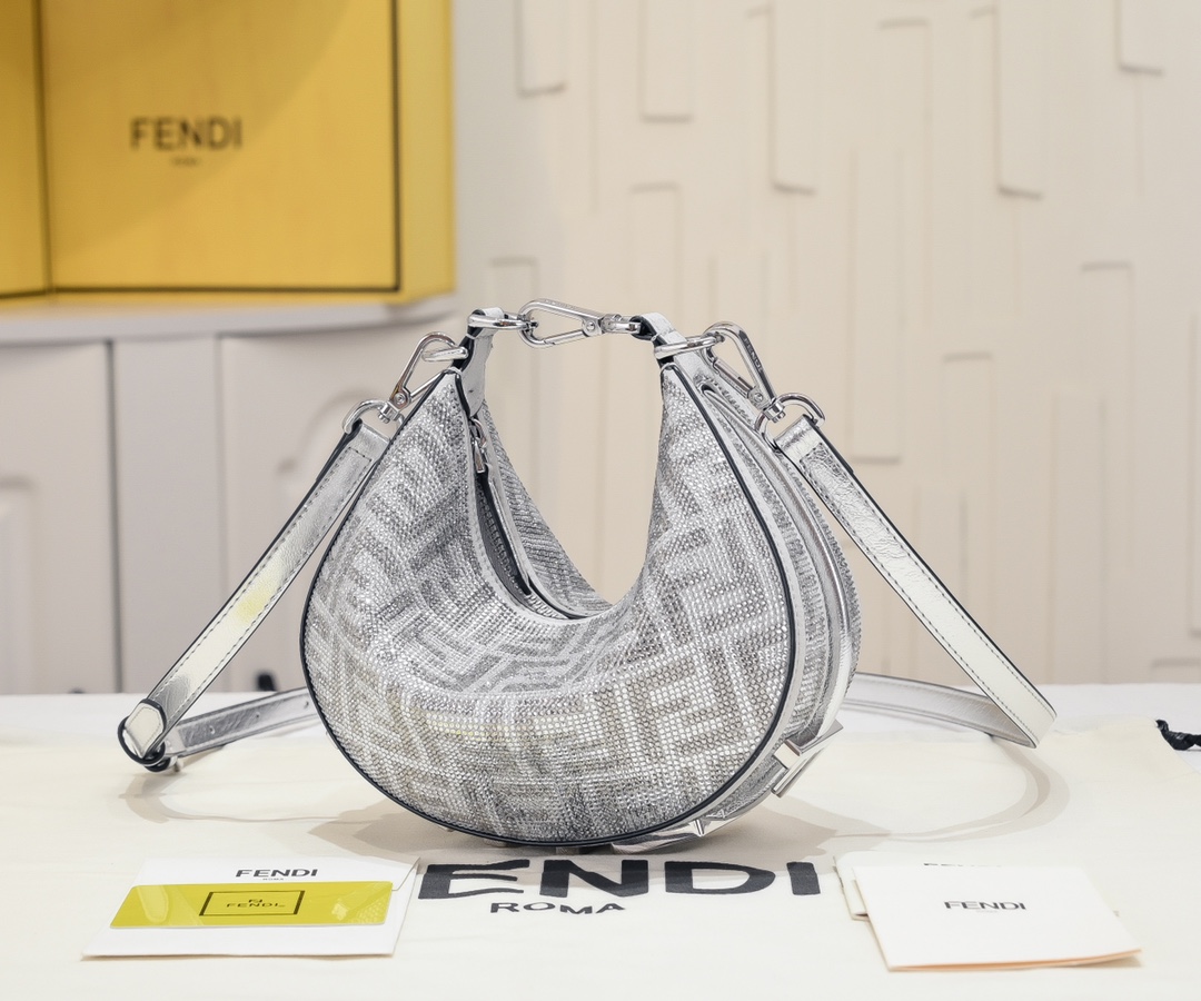FENDI praphy underarm bag 1009
