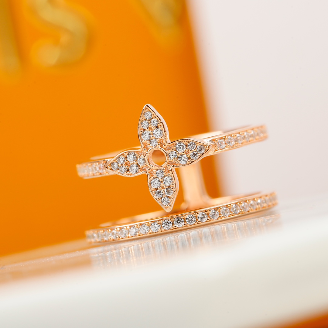 Louis Vuitton double diamond ring