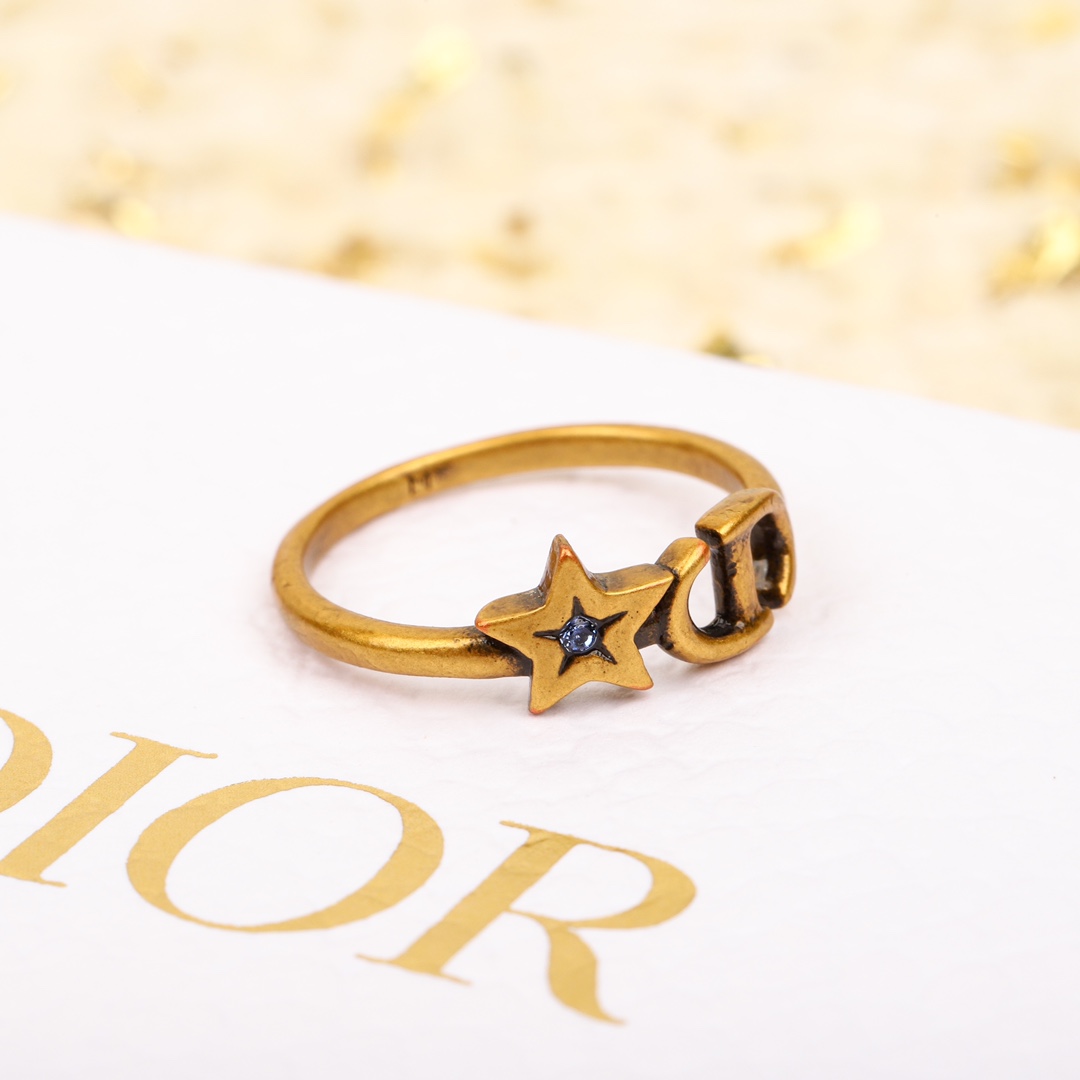 Dior retro five-pointed star CD ring