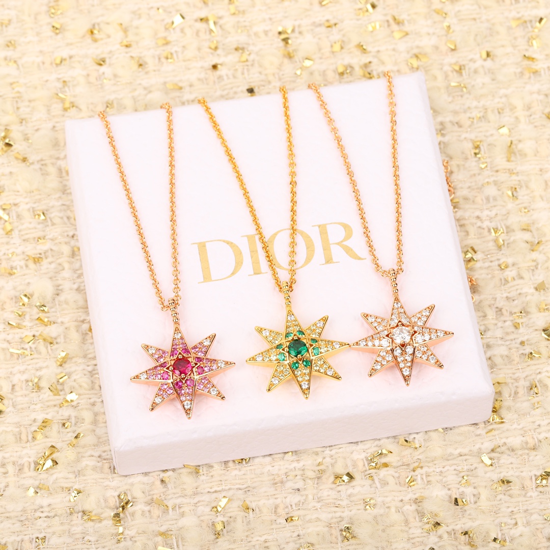 Dior Large Eight-pointed Star Necklace