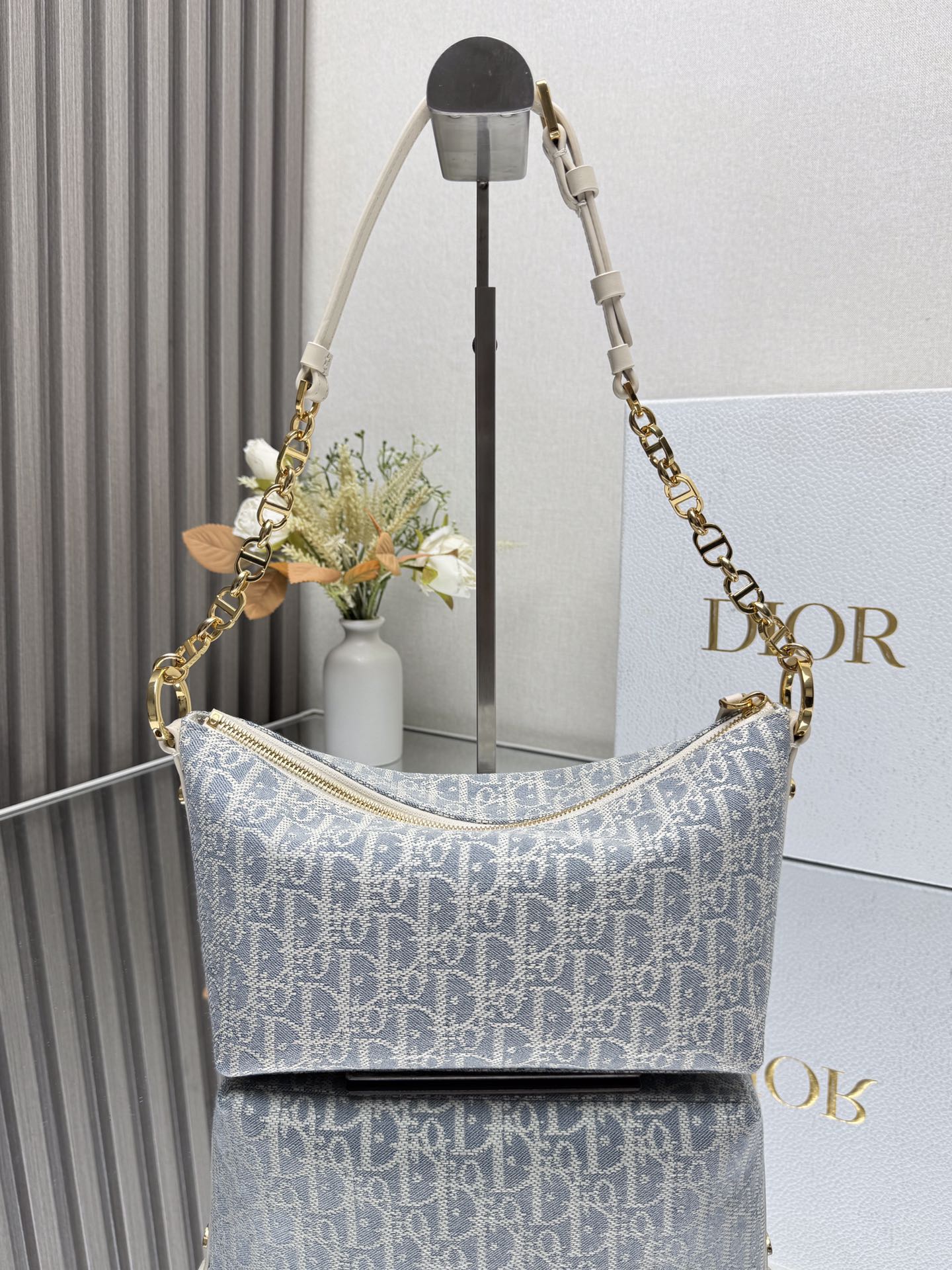 Dior star Hobo chain bag 3202