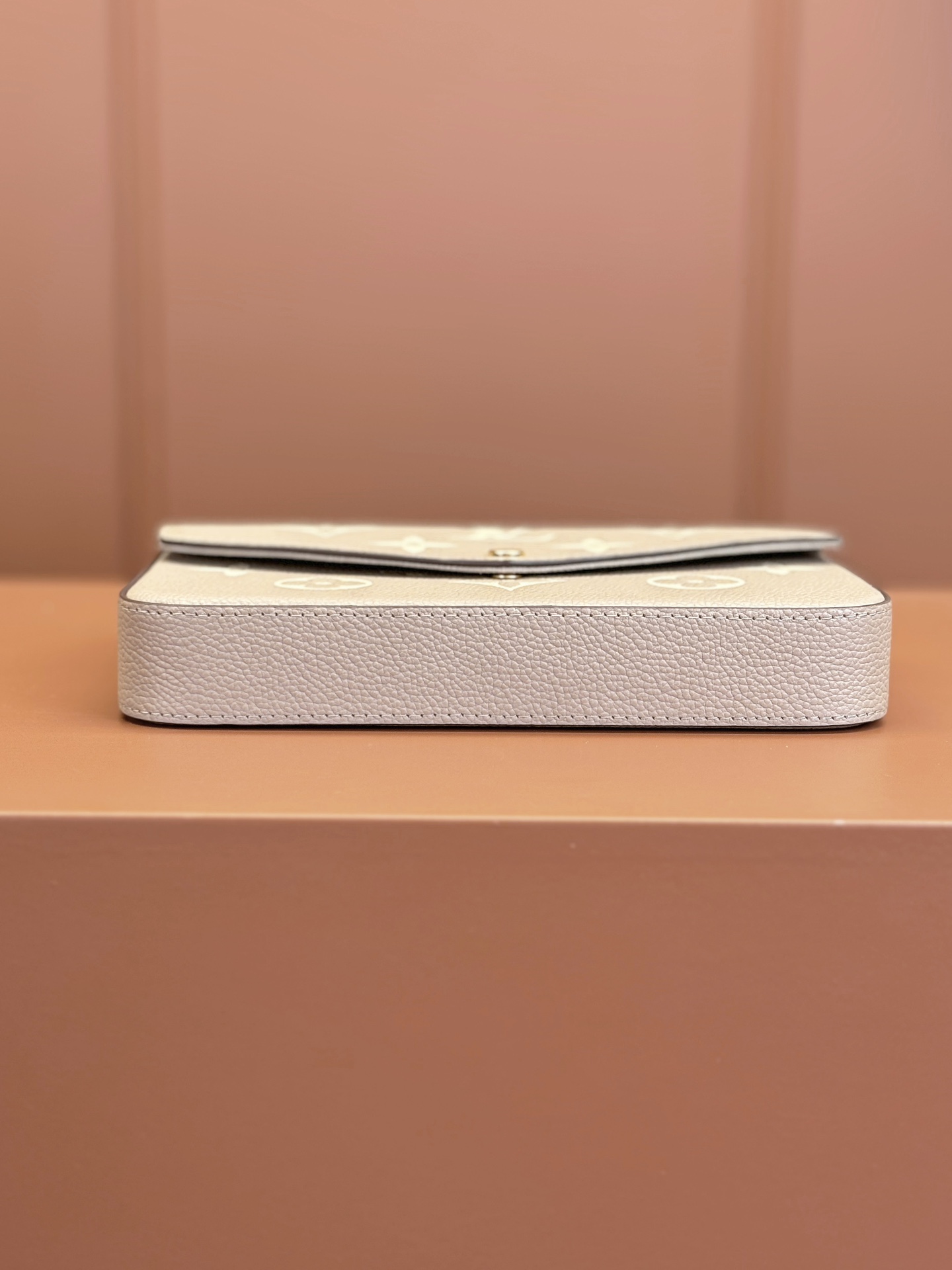 Louis Vuitton POCHETTE FÉLICIE Chain Bag M82610