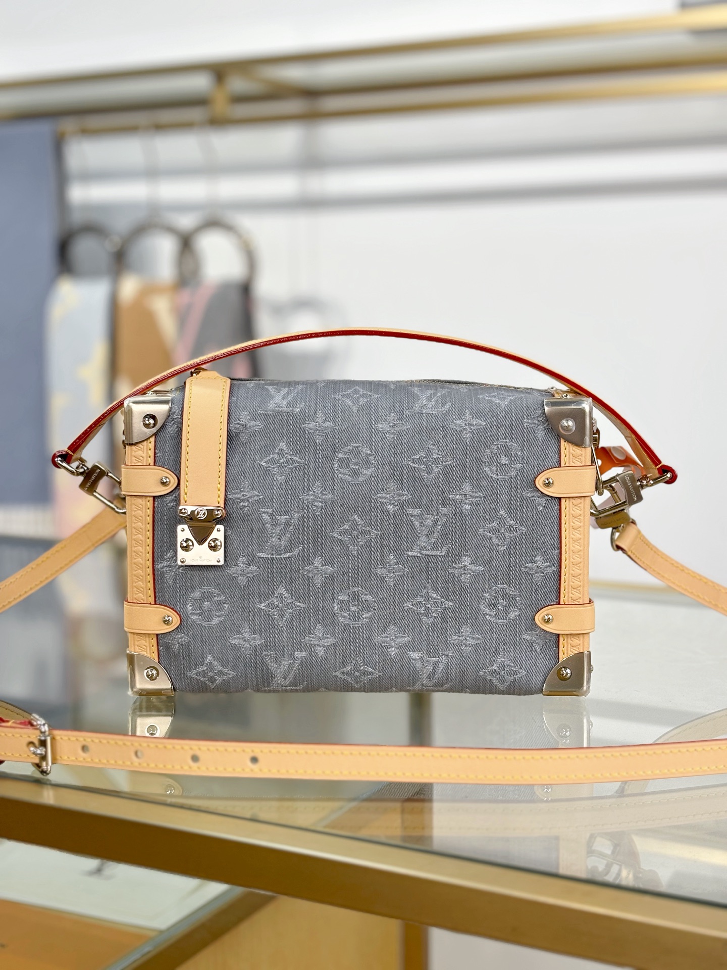 Louis Vuitton SIDE TRUNK Medium Handbag M13285