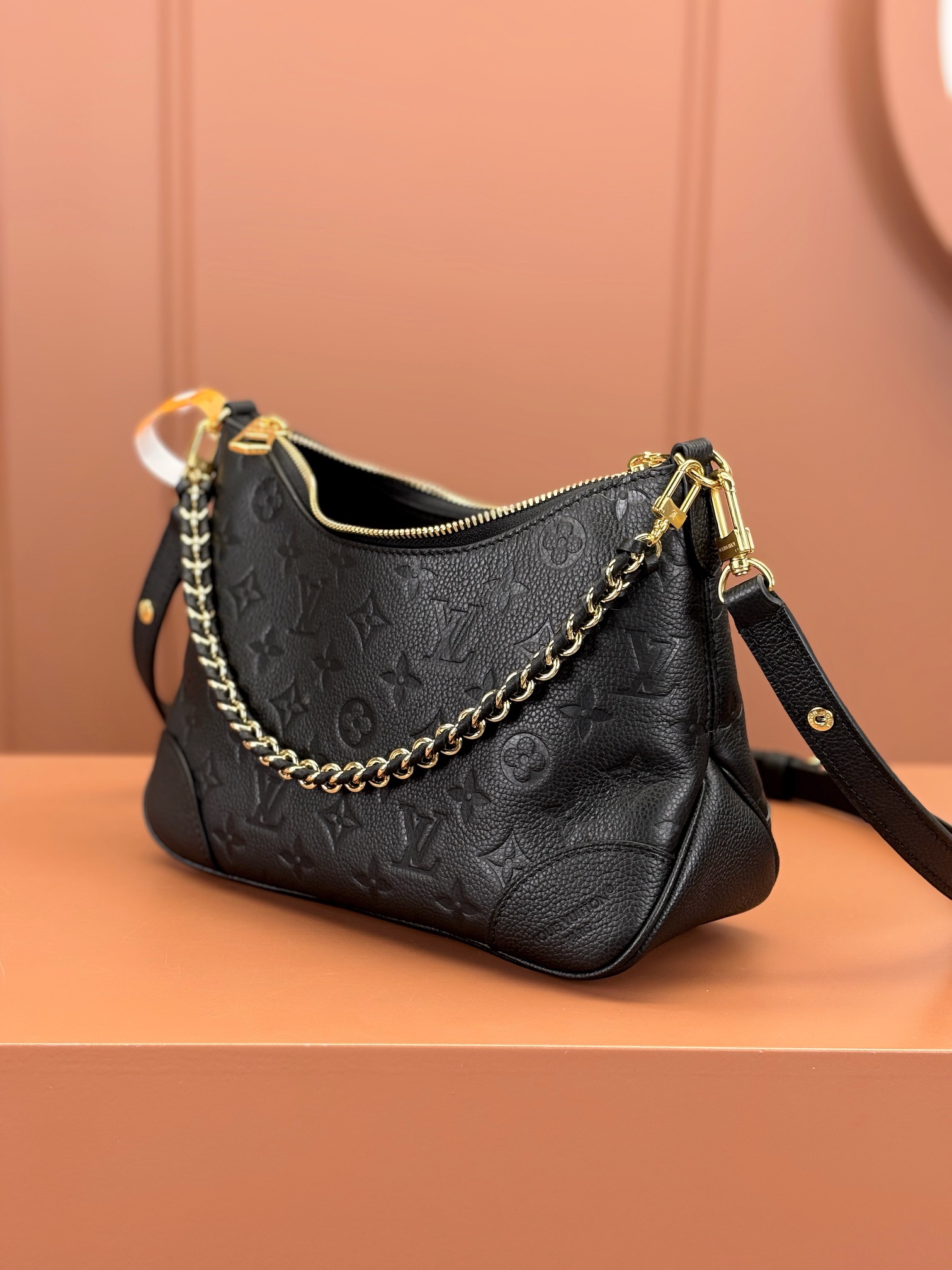 Louis Vuitton BOULOGNE handbag M12930