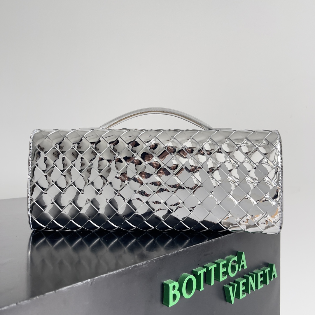 Bottega Veneta Andiamo Evening Clutch 741511