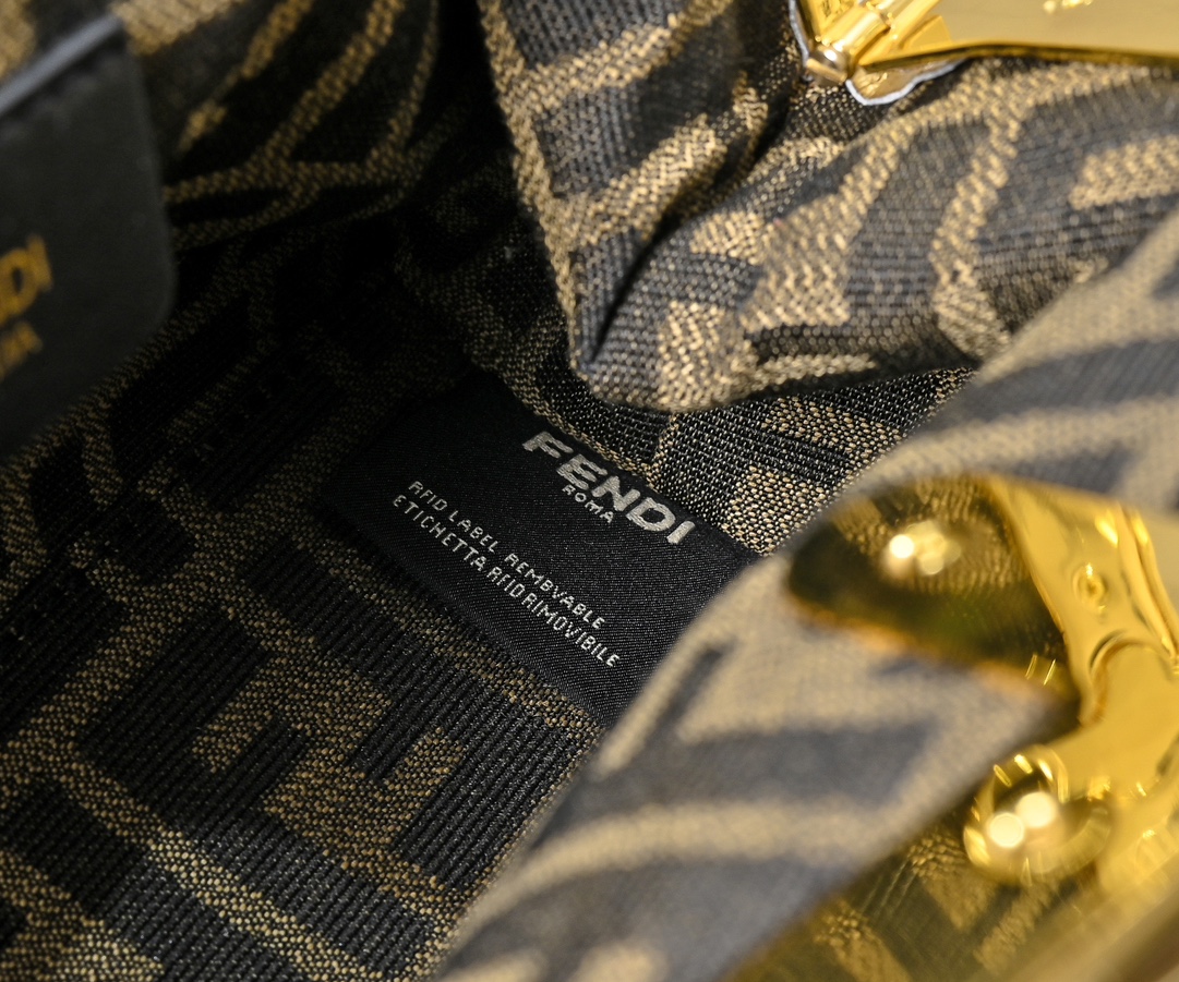 FENDI First Shoulder Bag 80016
