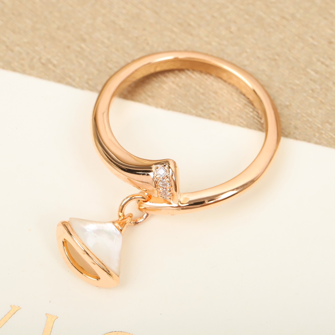 Bulgari mother of pearl ring