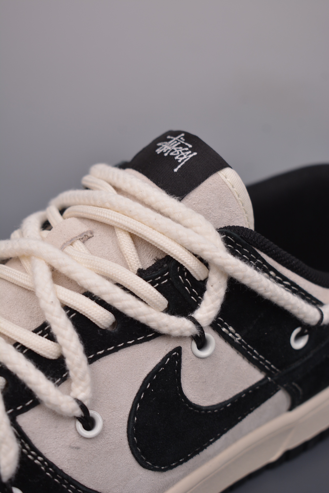 Stussy x Nike SB Dunk Low Retro Lot Stussy black, off-white and white embroidery YX5066-209