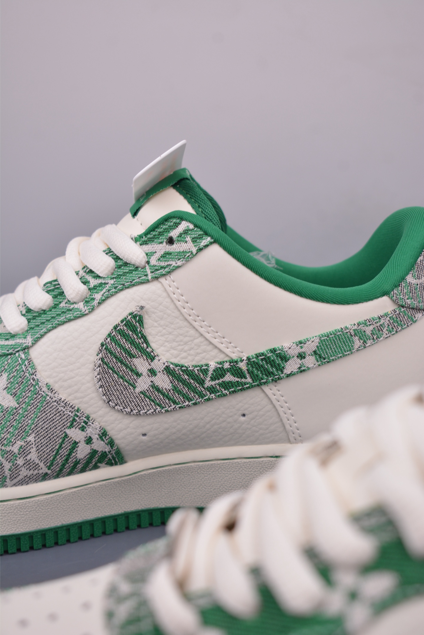 Louis Vuitton x Nike Air Force 1 07 LV8 Low Sneakers White and Green Print SC9207-538
