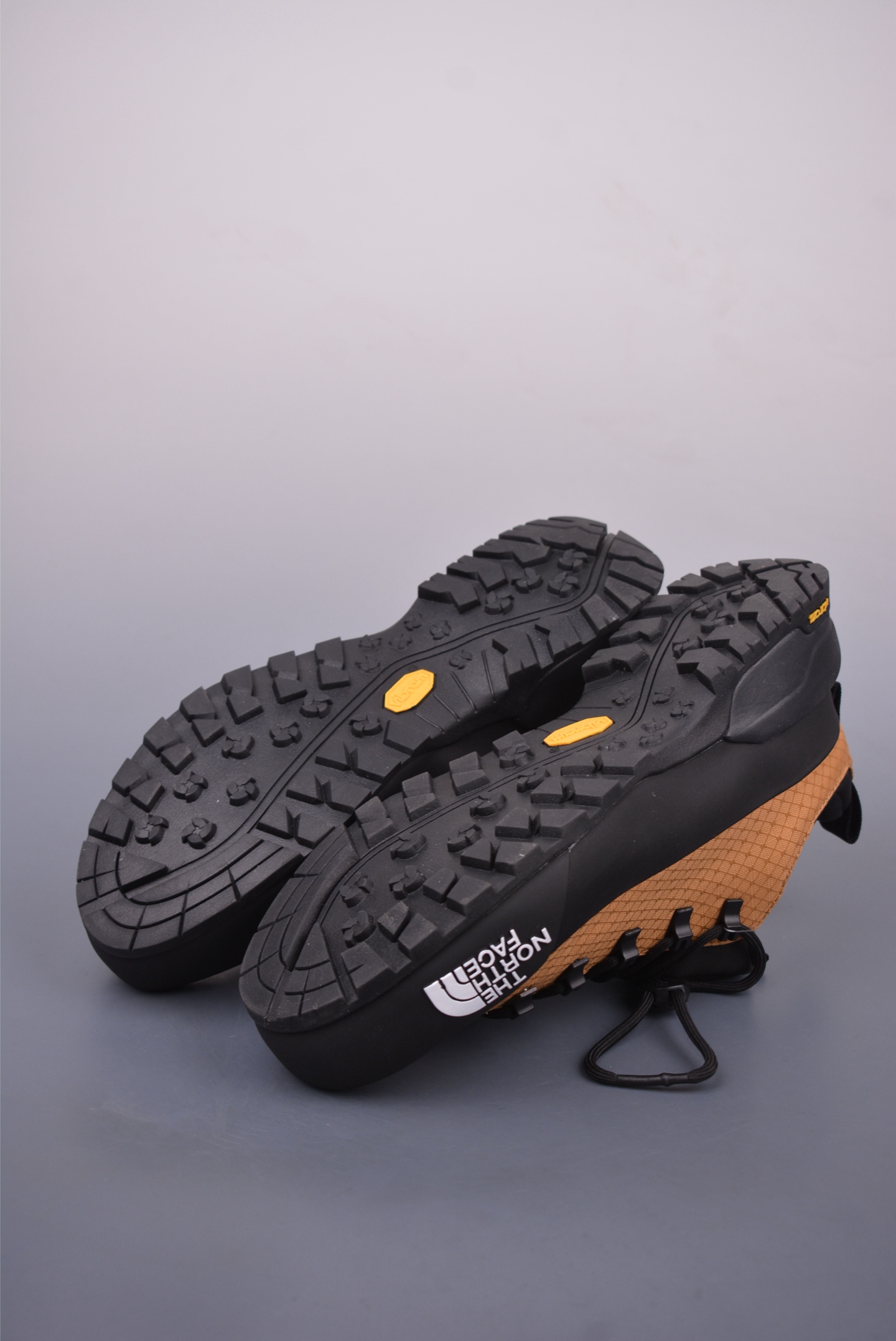 The North Face Glenclyffe Low sneakers black and yellow NF0A817BKOM-085