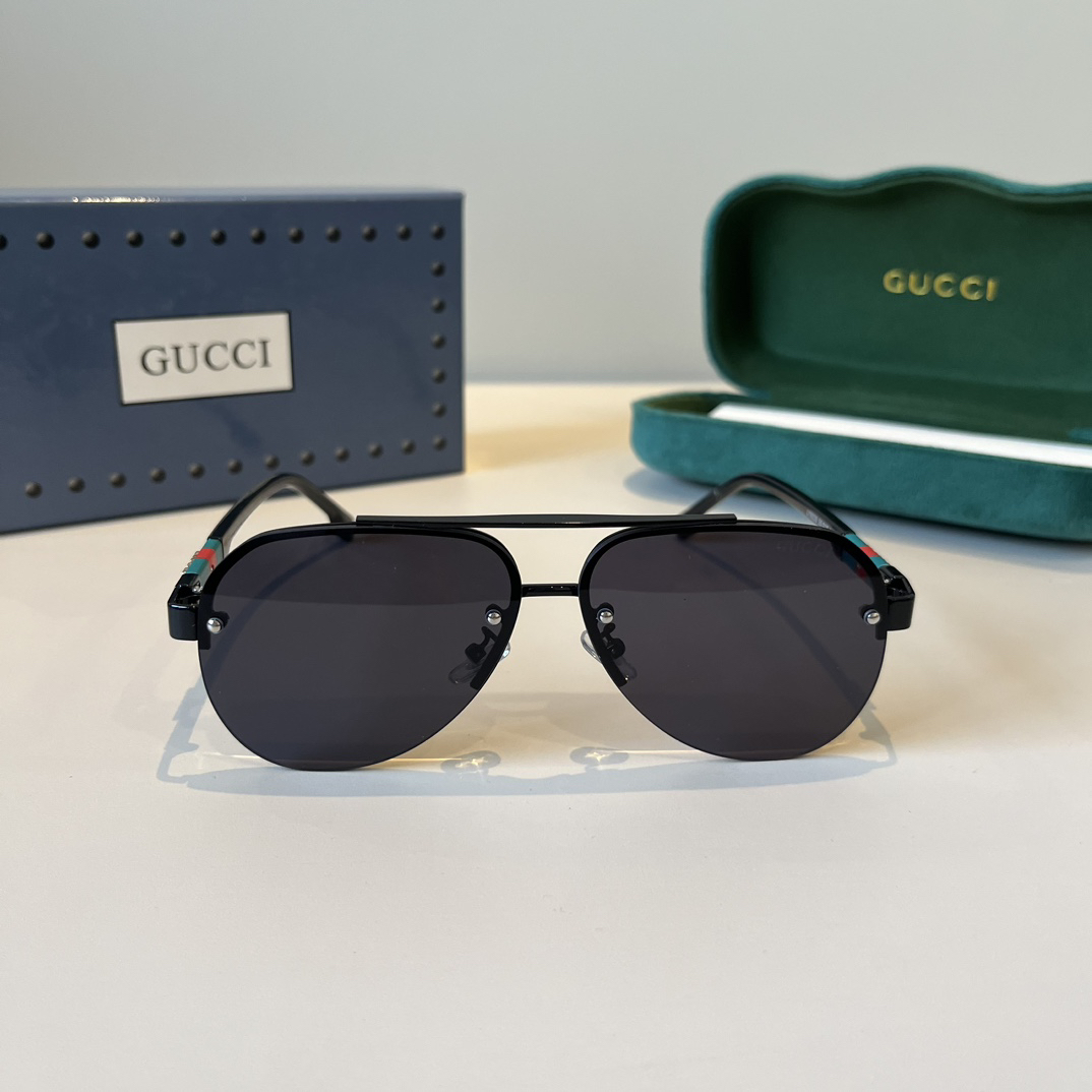 Gucci Round Frame Sunglasses