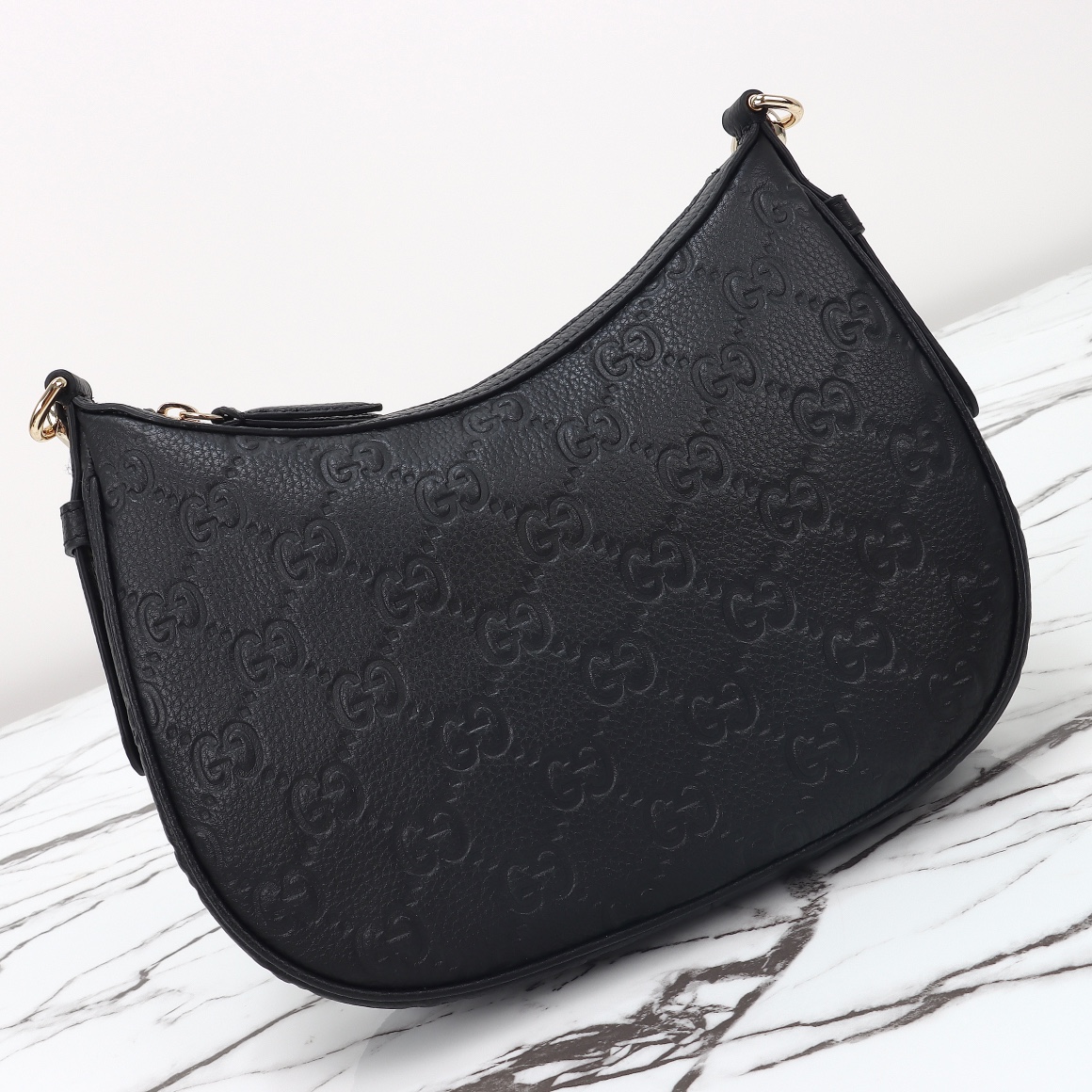 Gucci GG Emblem Medium Shoulder Bag 815409 AAEEM 1000