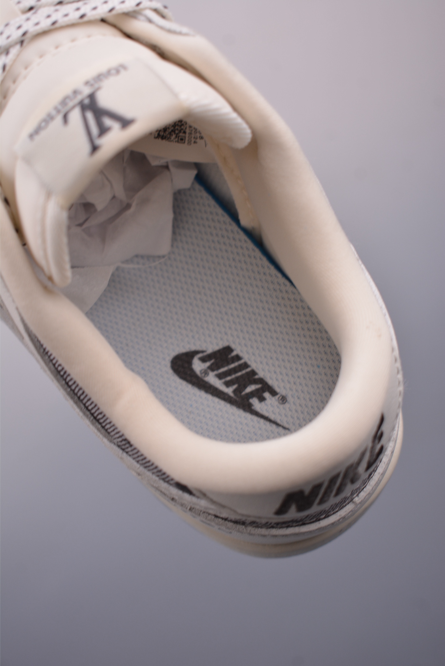 Louis Vuitton x Nike SB Dunk Low sneakers White and Gray LV Print CH8311-112