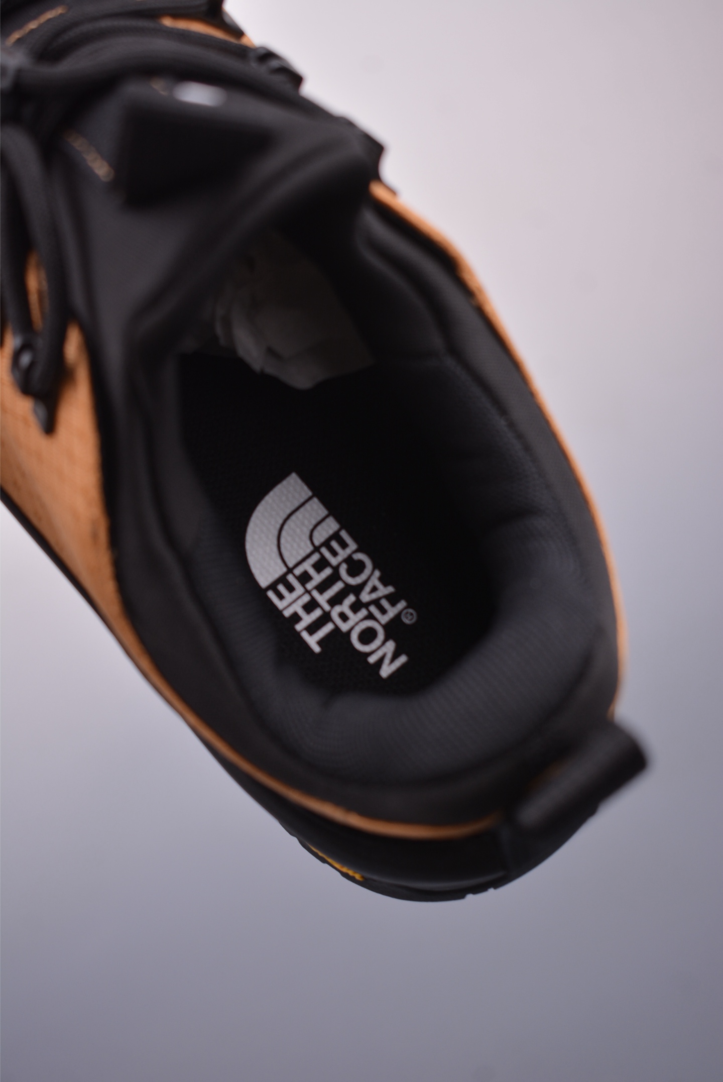 The North Face Glenclyffe Low sneakers black and yellow NF0A817BKOM-085