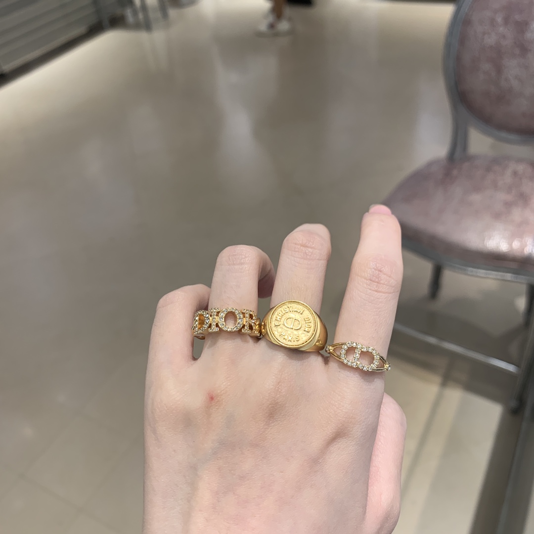 Dior CD coin letter ring
