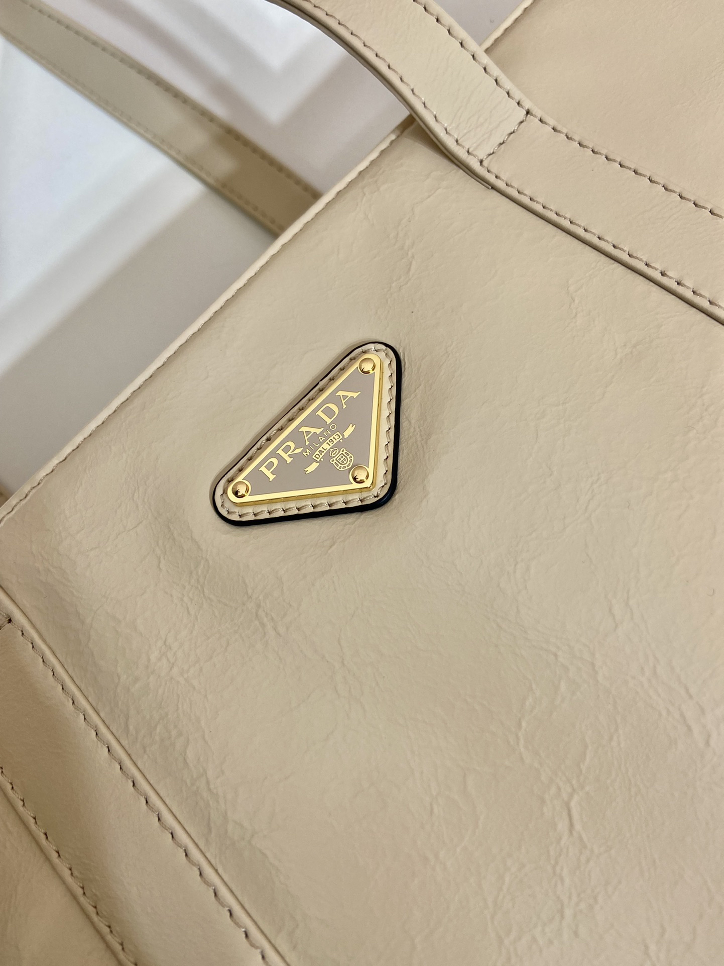 Prada waxed tote bag 1BG460