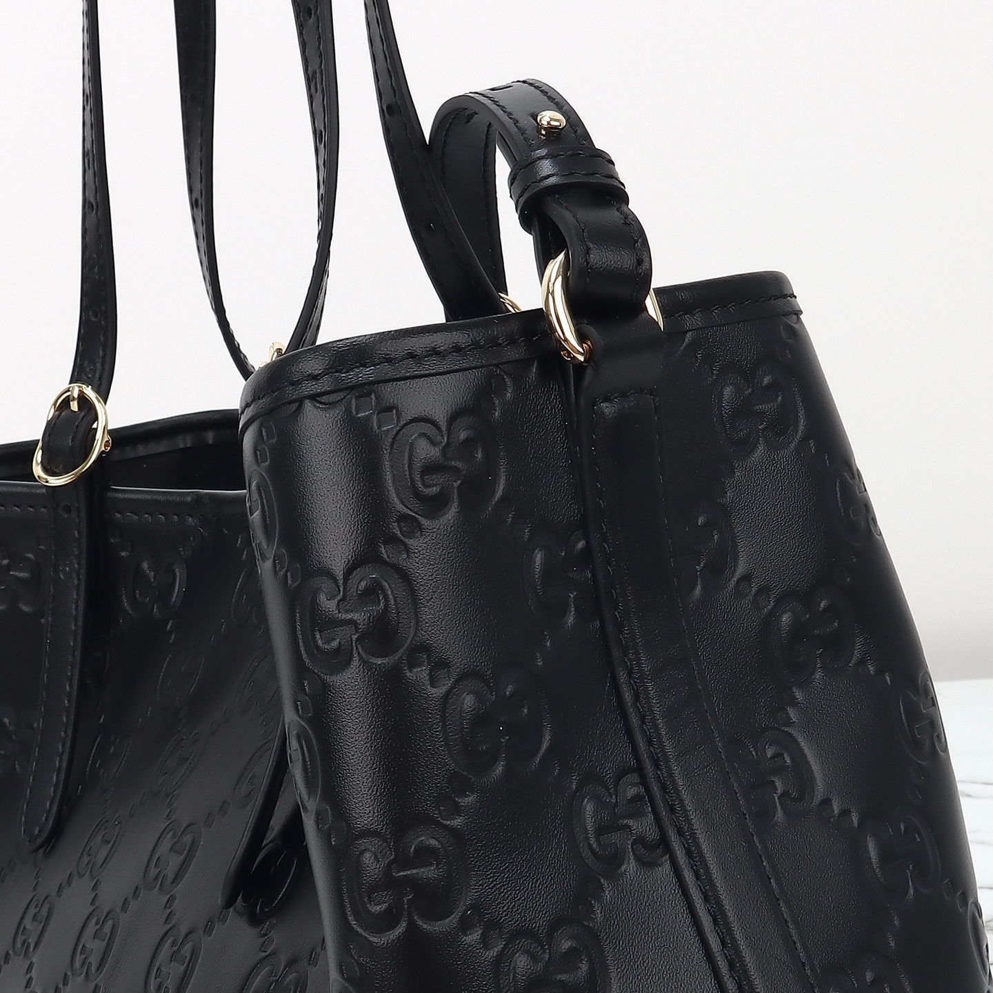 Gucci GG Emblem medium tote bag 815214 AAFDV 1000