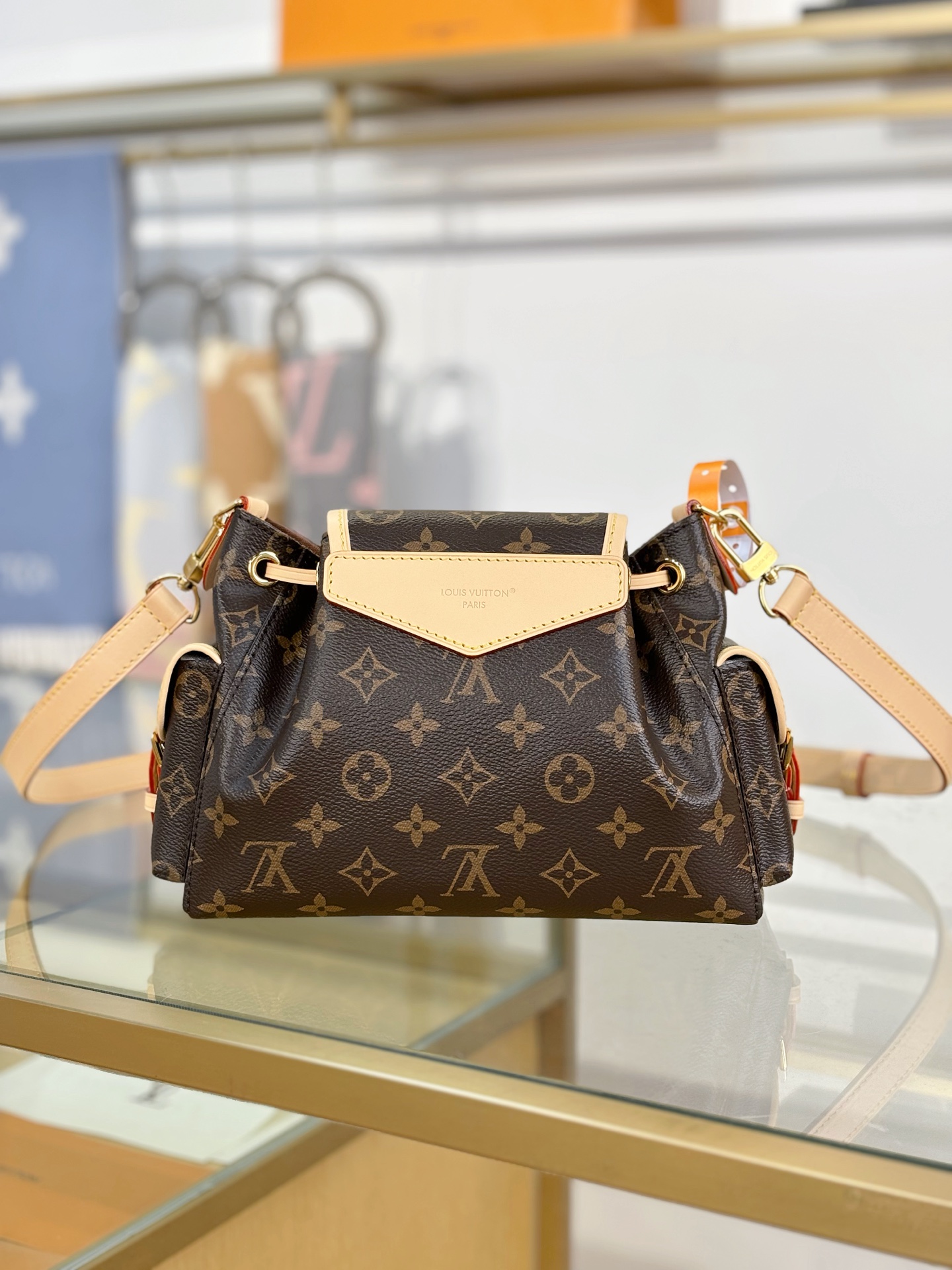 Louis Vuitton ODYSSÉE Handbag M25085