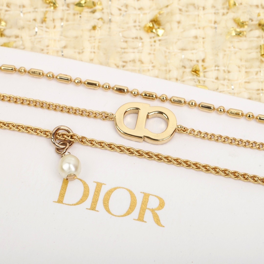 Dior triple chain pearl bracelet