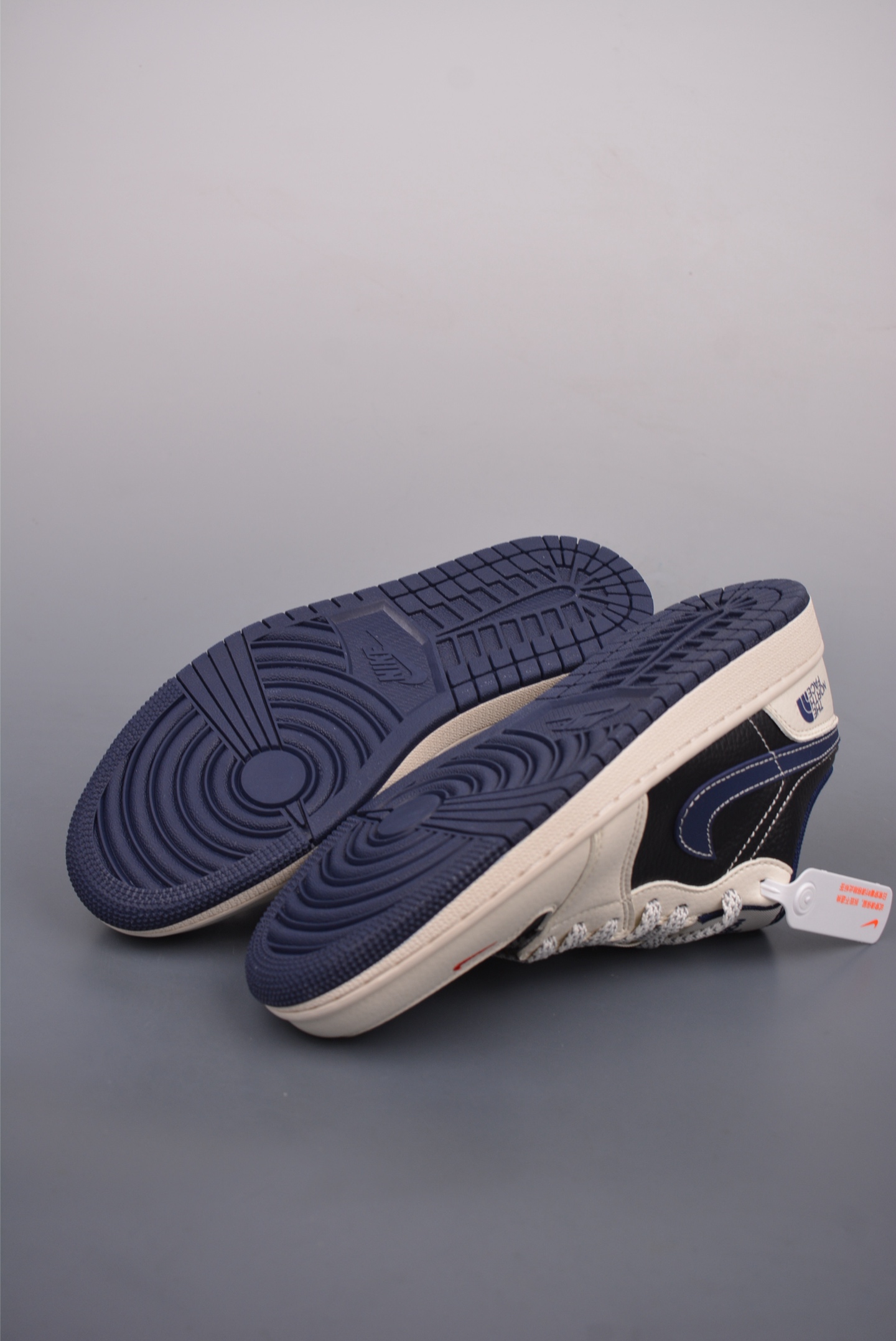The North Face x Nike Air Jordan 1 Low OG TNF XX3318-510