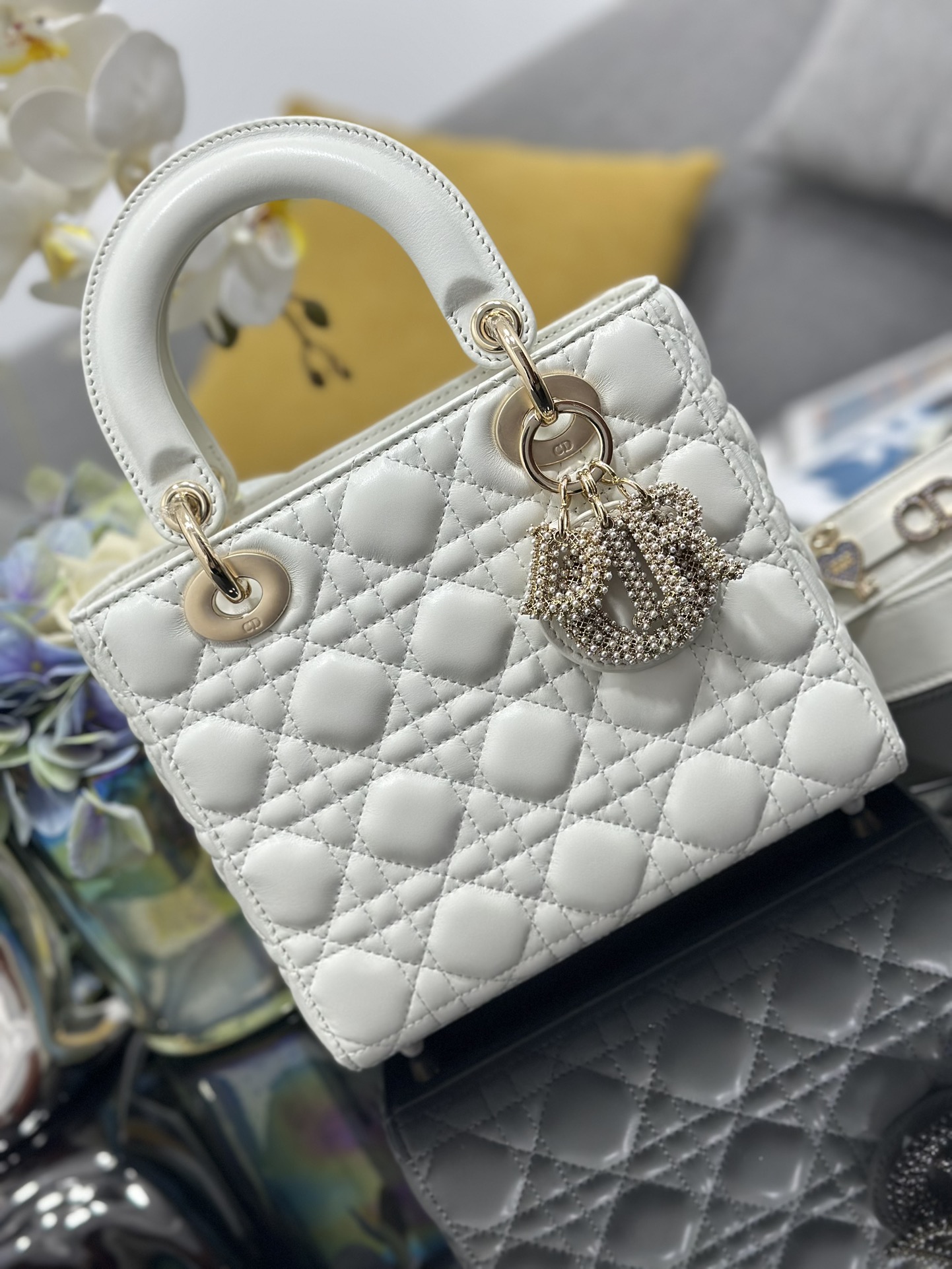 Dior Lady Four-grid Lambskin Pearl Button Lady Bag M0538