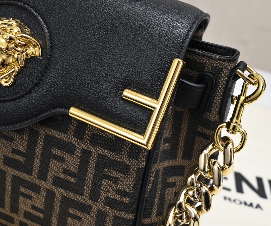 FENDI By co-branded La Medusa handbag 2183