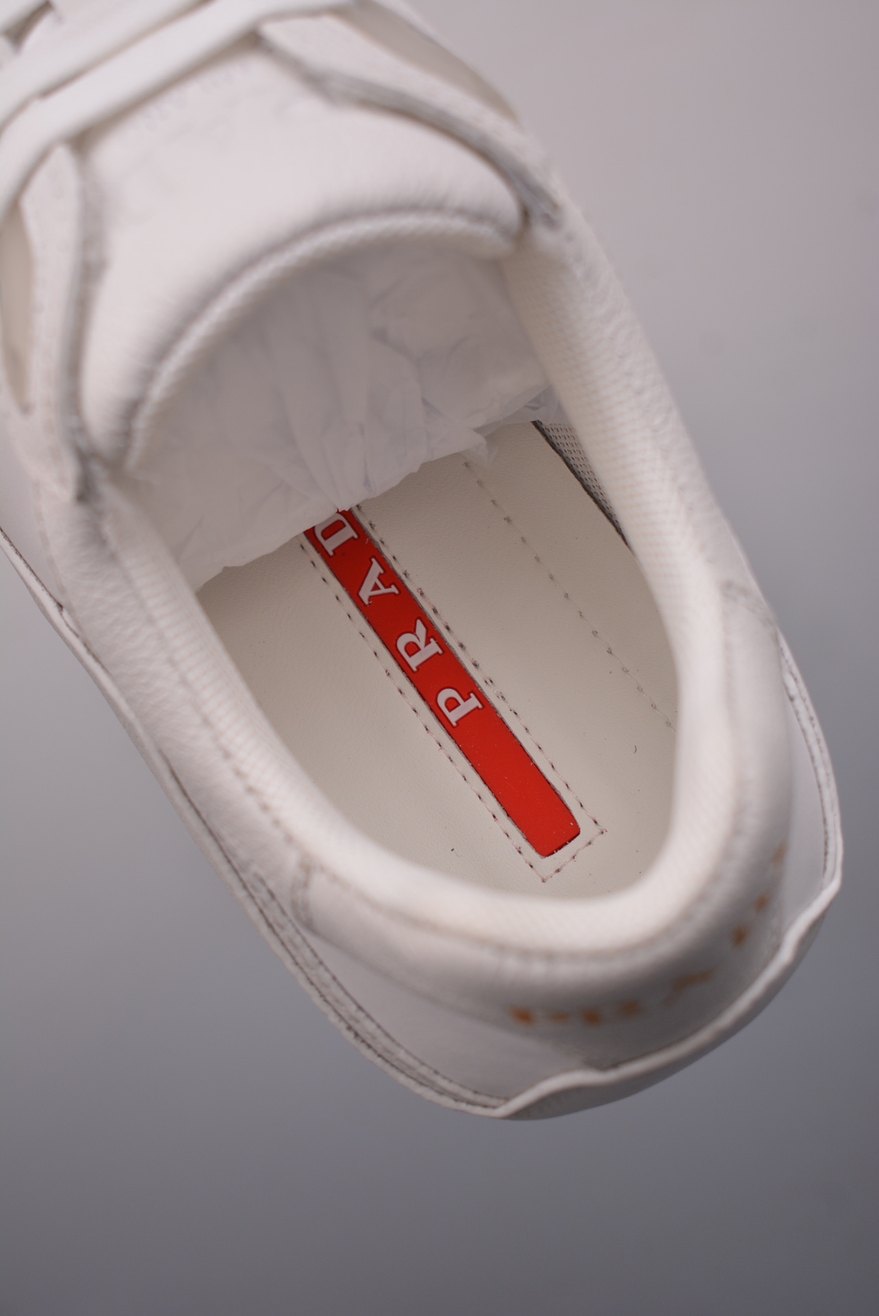 rada Downtown Low Sneakers White Pebbled Leather