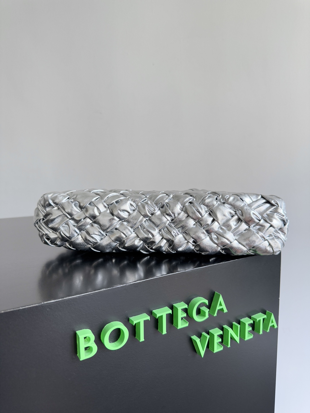 Bottega Veneta Kalimero cha cha woven handbag 785780