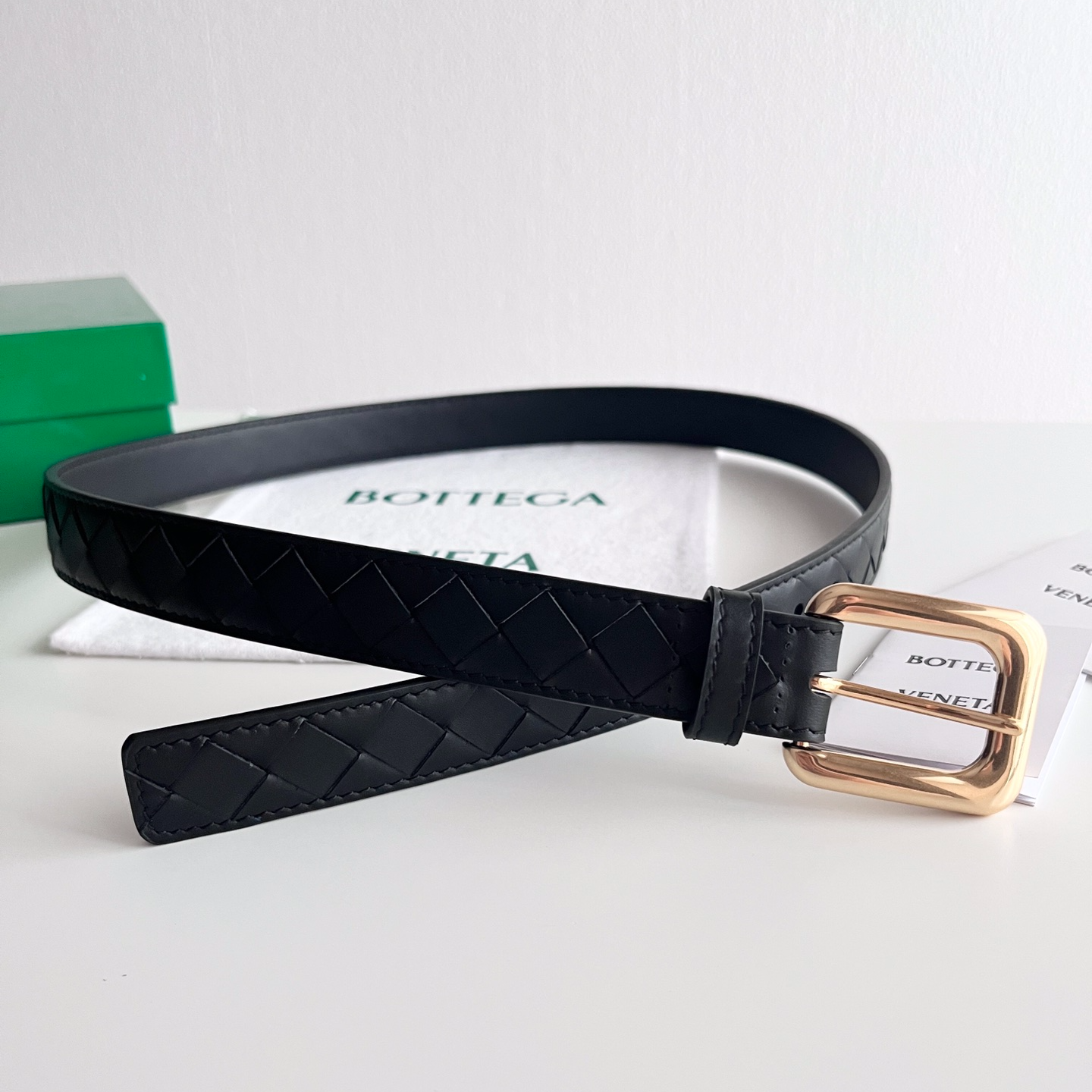 Bottega Veneta intreccio woven cowhide double-sided waistband with a width of 2.0cm