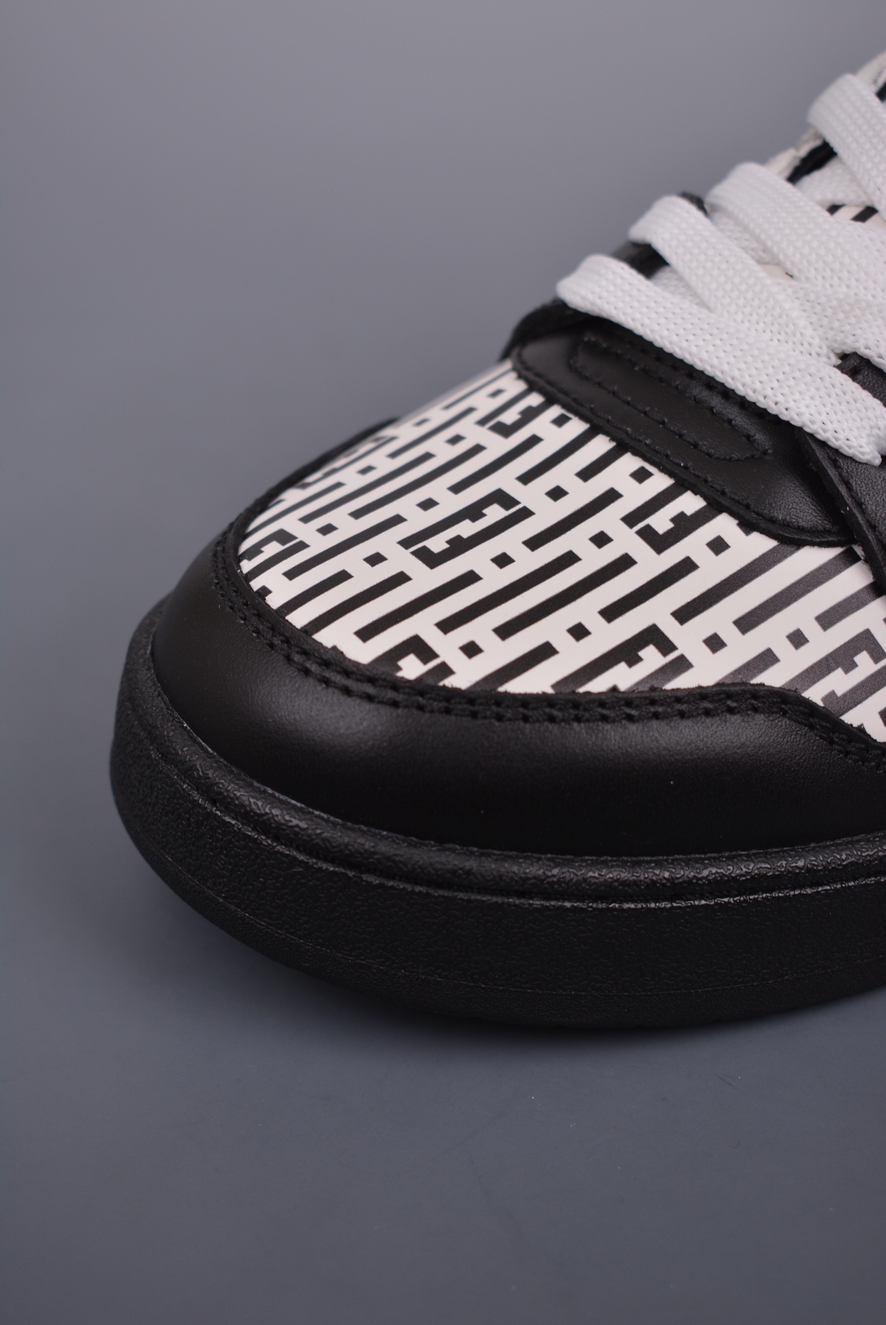 Fendi Match Sneaker Low Velcro black and white FF print 7E1495AQ6GF1MYR