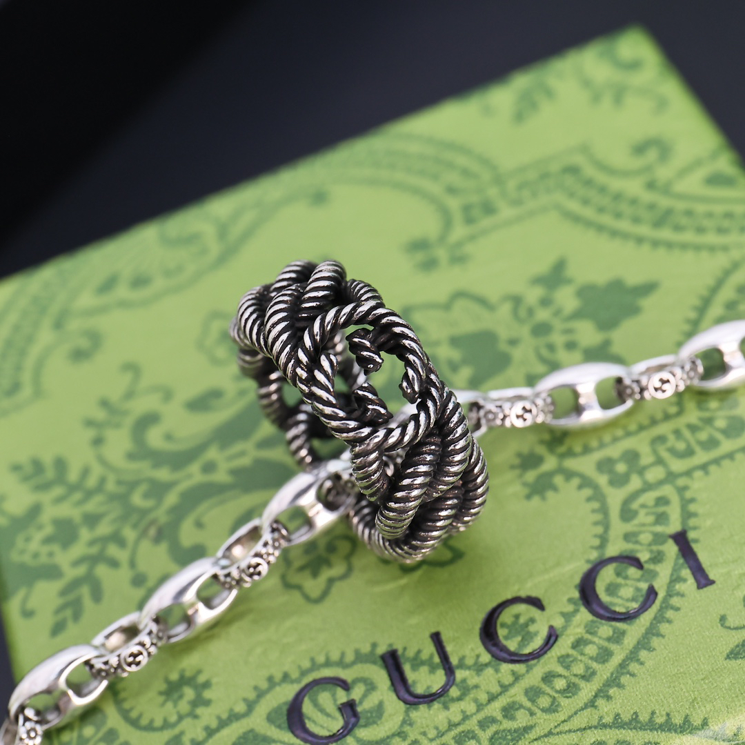 Gucci Braided Ring Vintage Necklace