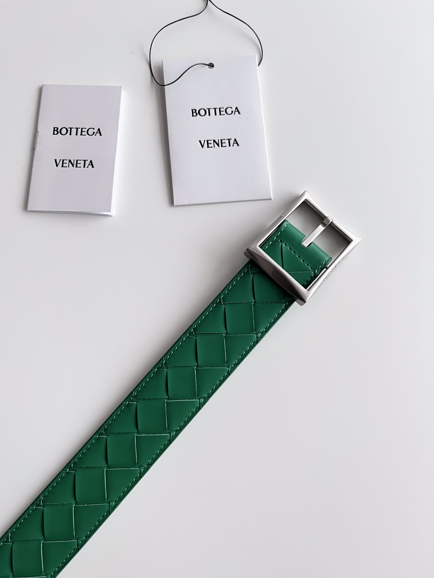 Bottega Veneta intreccio woven cowhide double-sided waistband with a width of 3.5cm