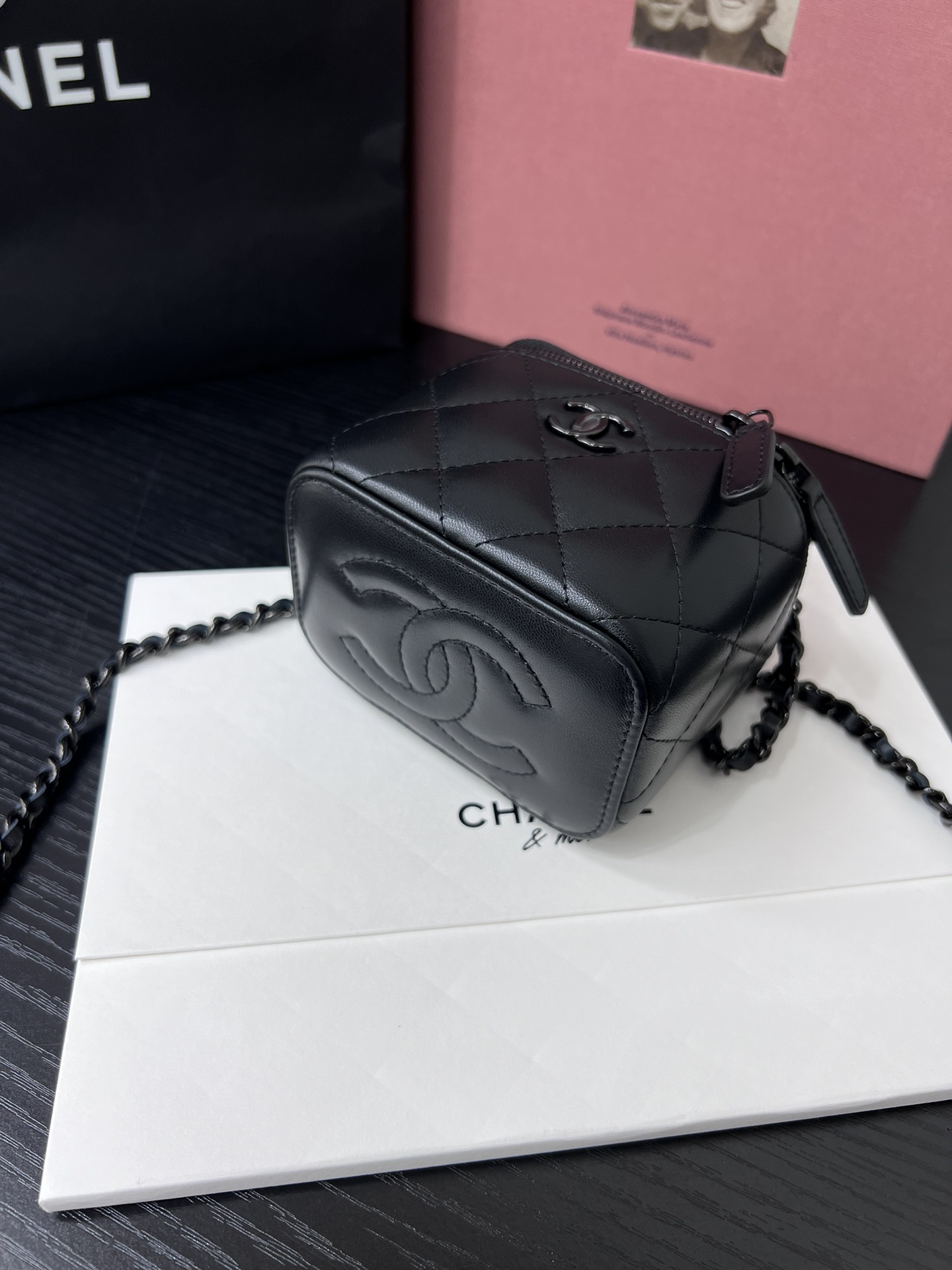 Chanel 24A Tote Box Bag AP2198