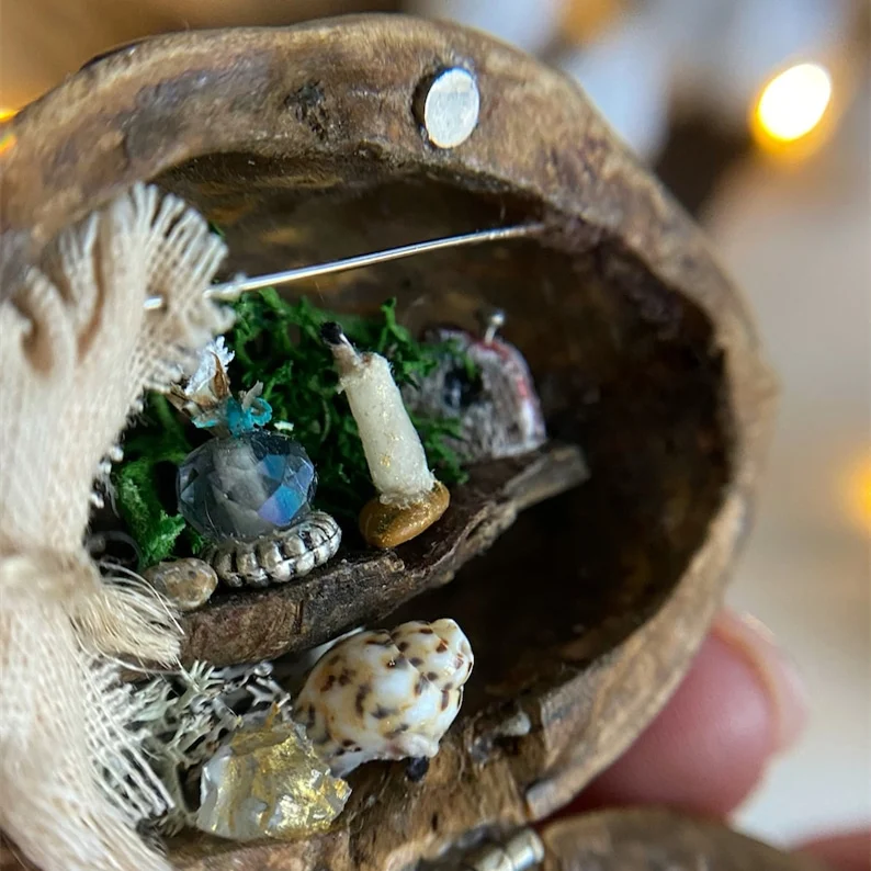 Last Day Special Sale - 75% OFF🏠Handmade Walnut Shell Doll House--mini library, tiny World inside walnuts