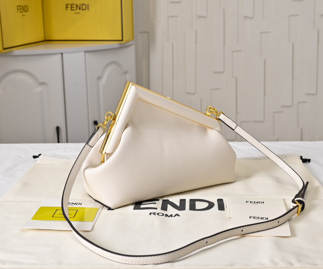 FENDI First Shoulder Bag 80016
