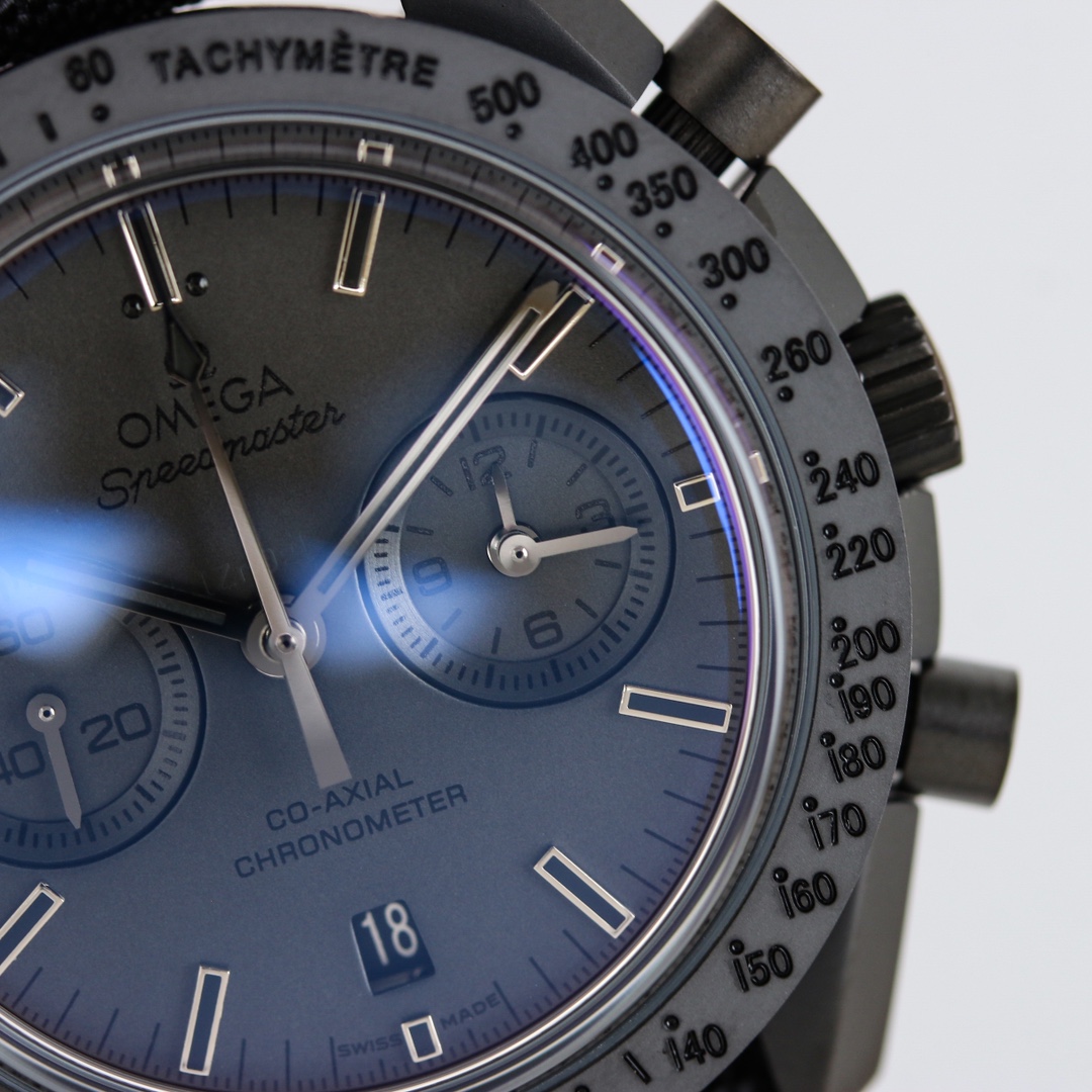 Omega Speedmaster Dark Side of the Moon 311.92.44.51.01.005