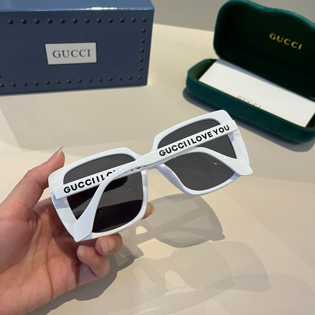Gucci Round Frame Sunglasses