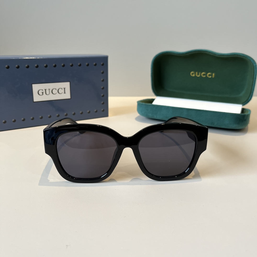 Gucci Round Frame Sunglasses