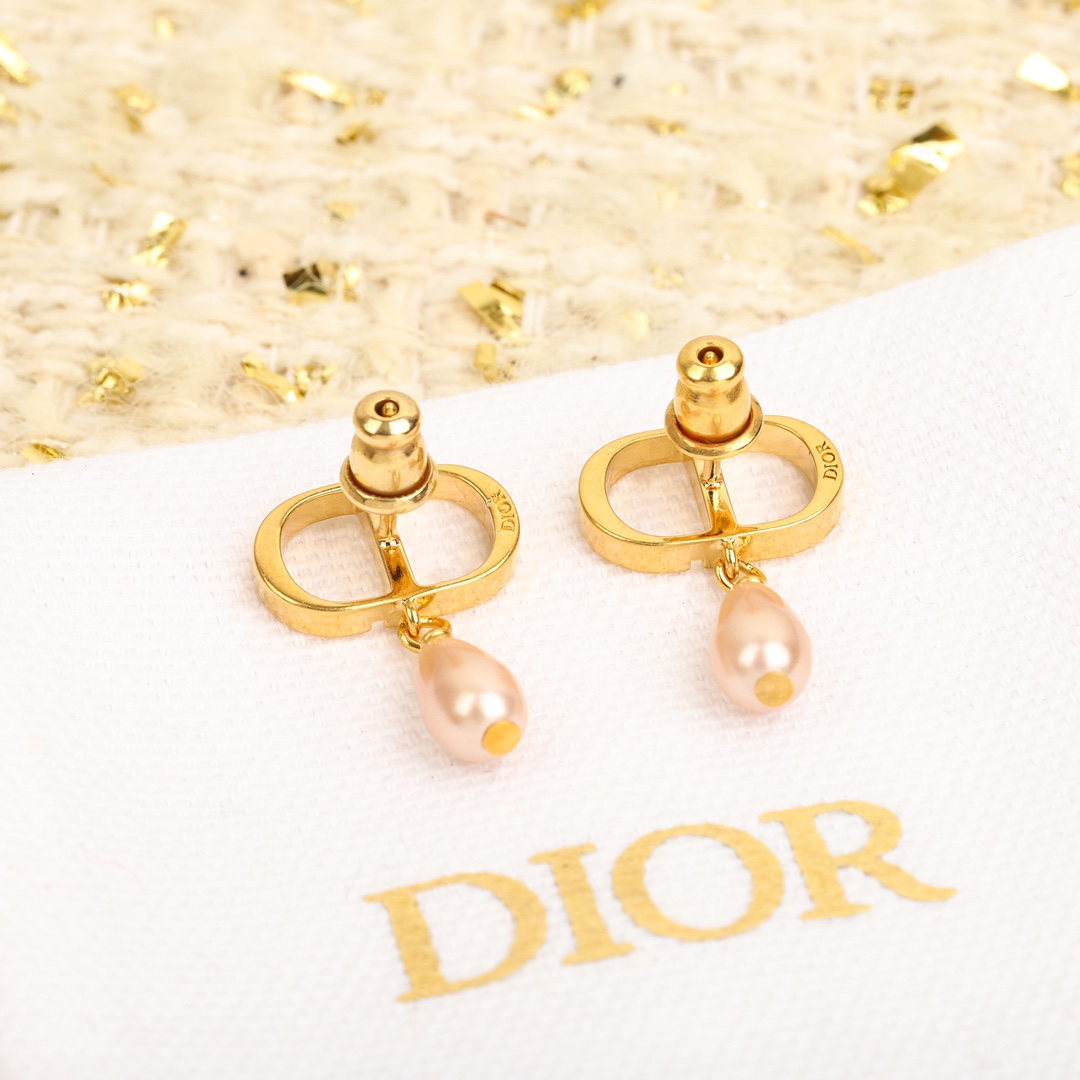 Dior CD letter drop pearl earrings