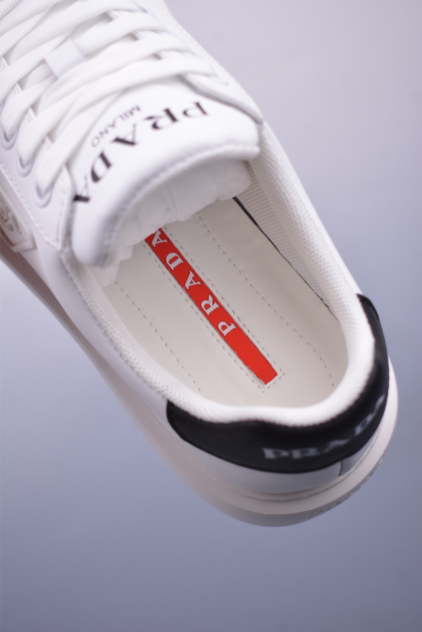Prada low-top casual sneakers black and white AJ17392118