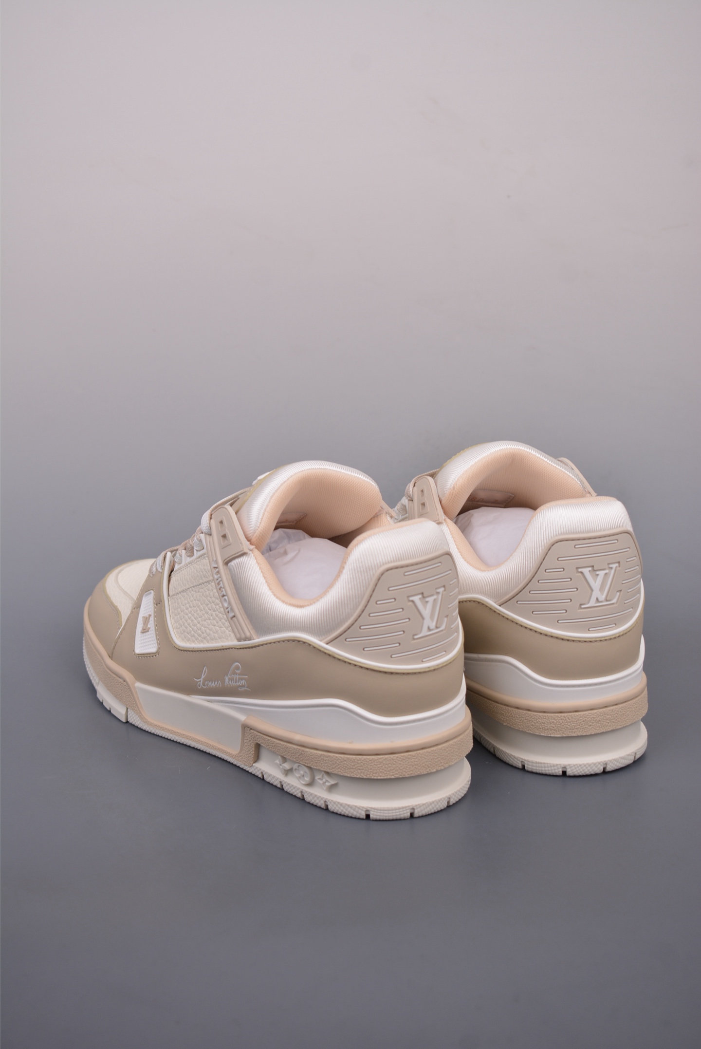 Louis Vuitton Trainer Sneaker Low Off-White
