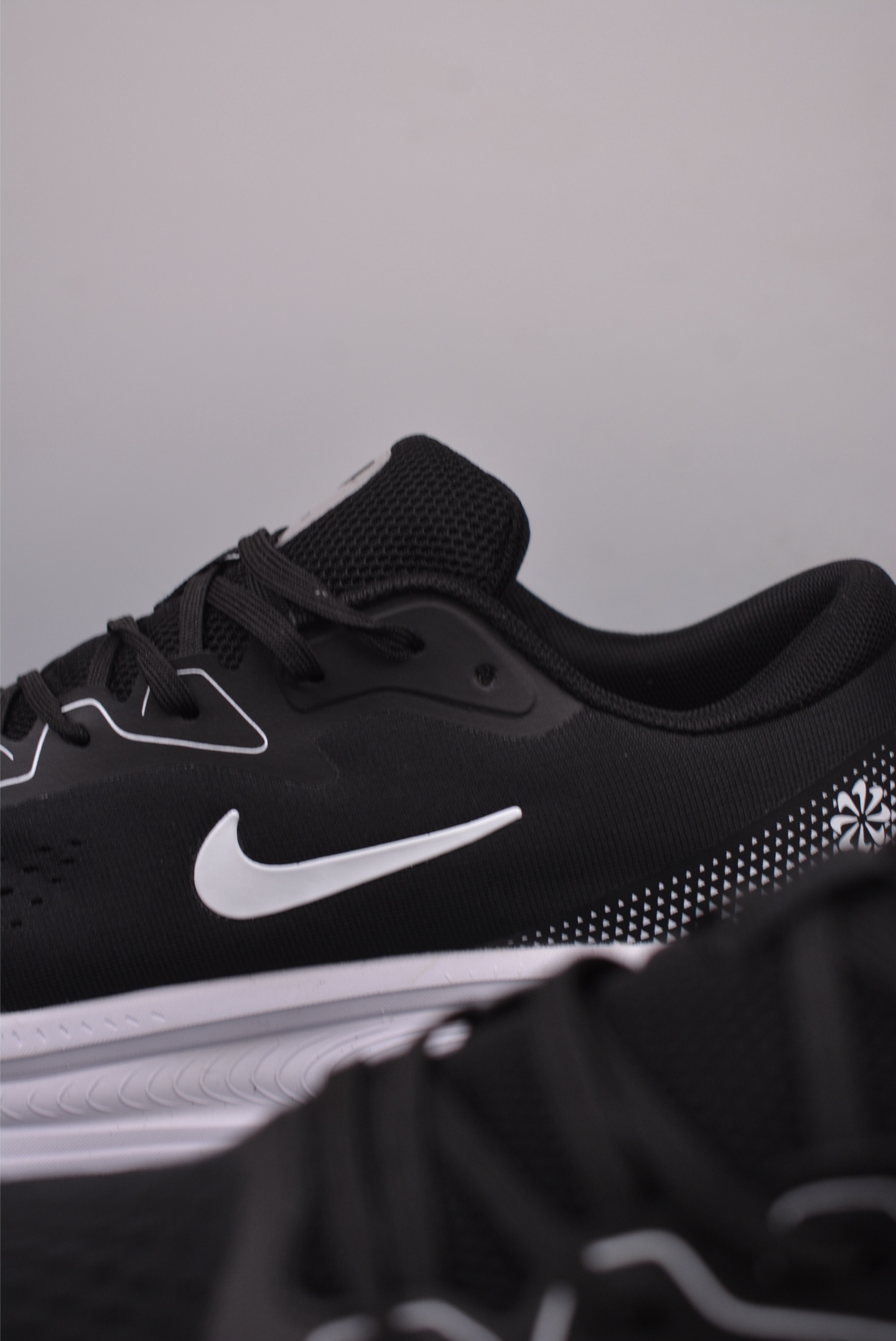 Nike Air Zoom Vomero 18X Black and White