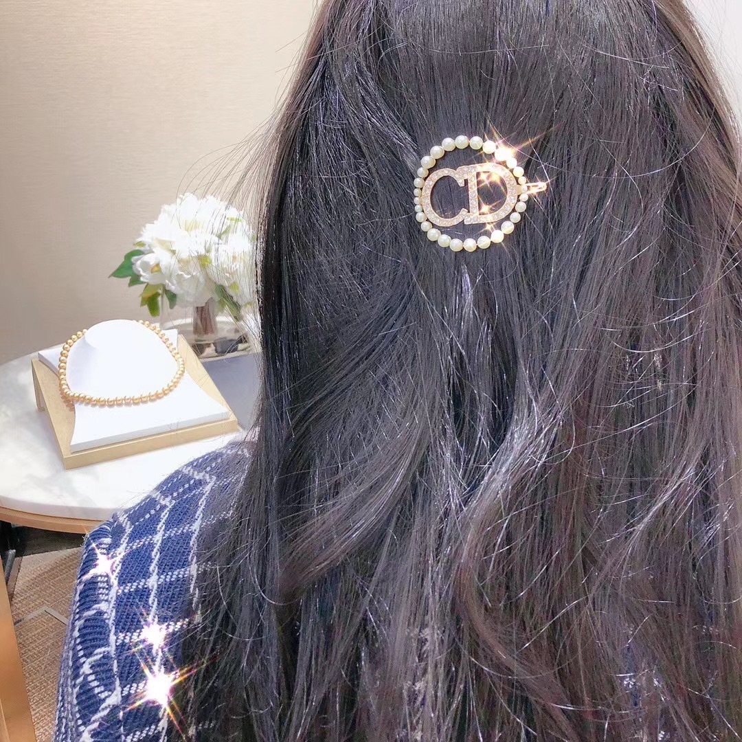 Dior Beaded CD Crystal Hairpin
