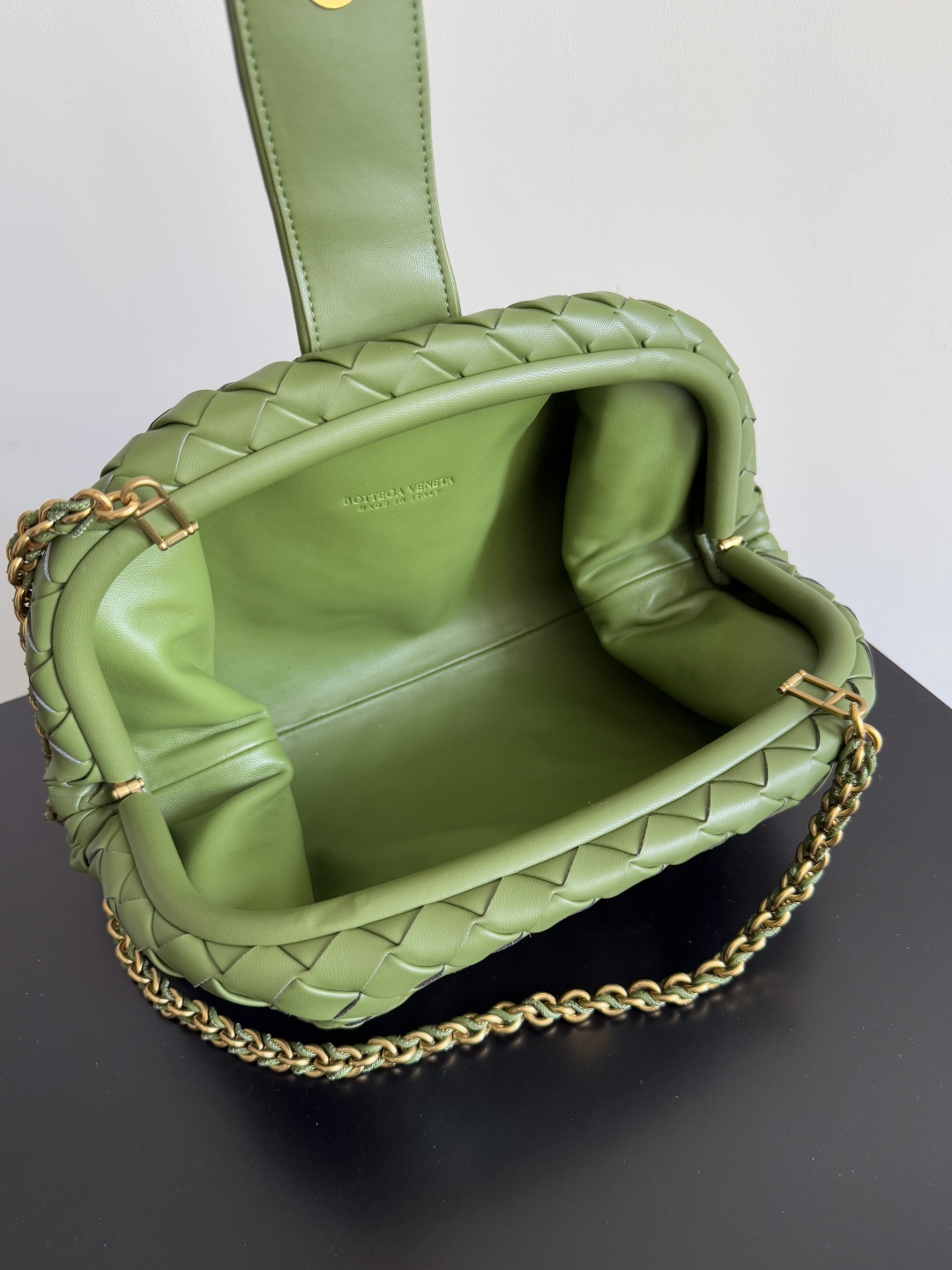 Bottega Veneta LAUREN CLUTCH chain clutch bag 785807