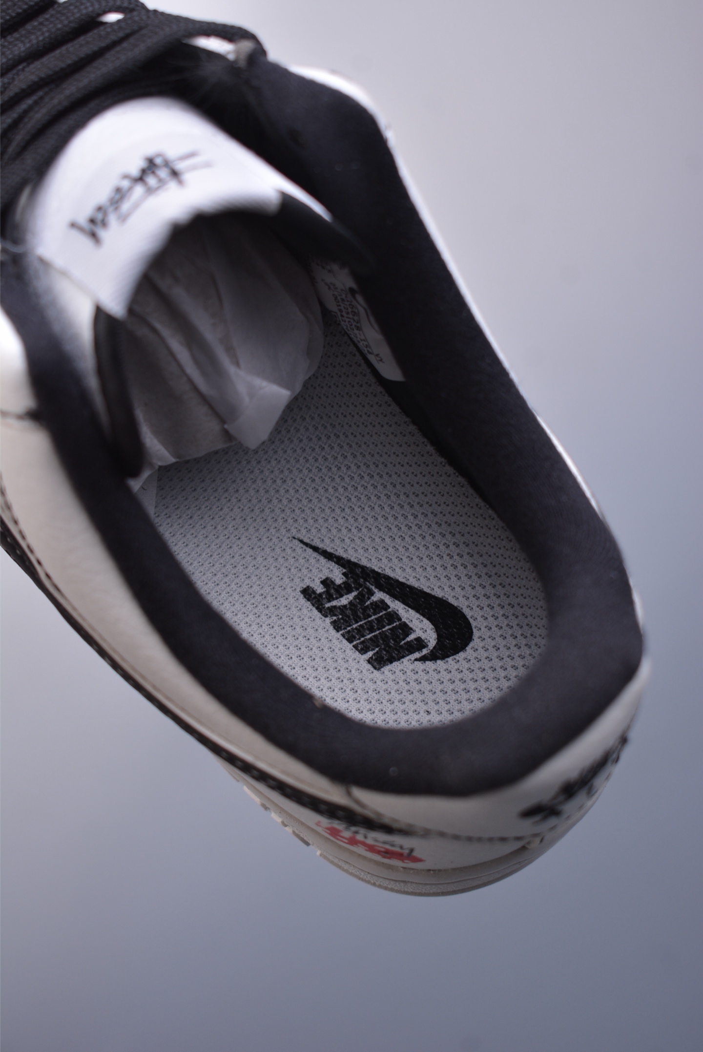 Stussy x Nike Air Force 1 07 Low Sneakers White and Black DQ6628-154