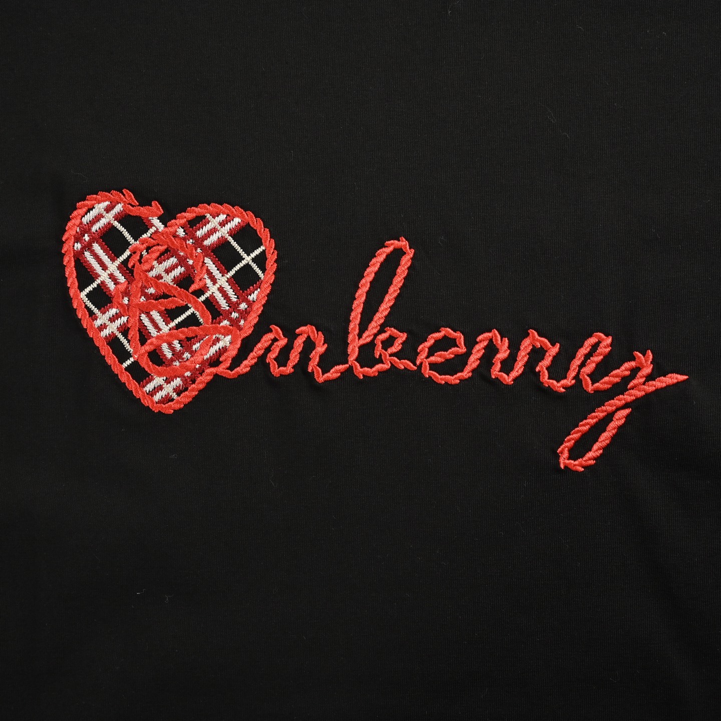Burberry 25ss Valentine's Day limited edition heart embroidered short sleeves