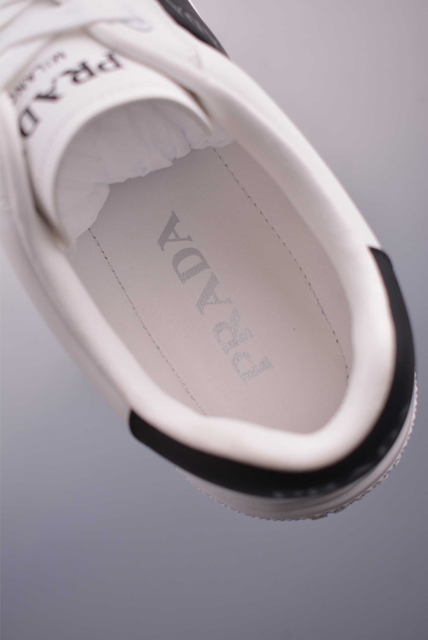 Prada Logo Lace-Up Casual Men's Shoes Black and White 3D928M